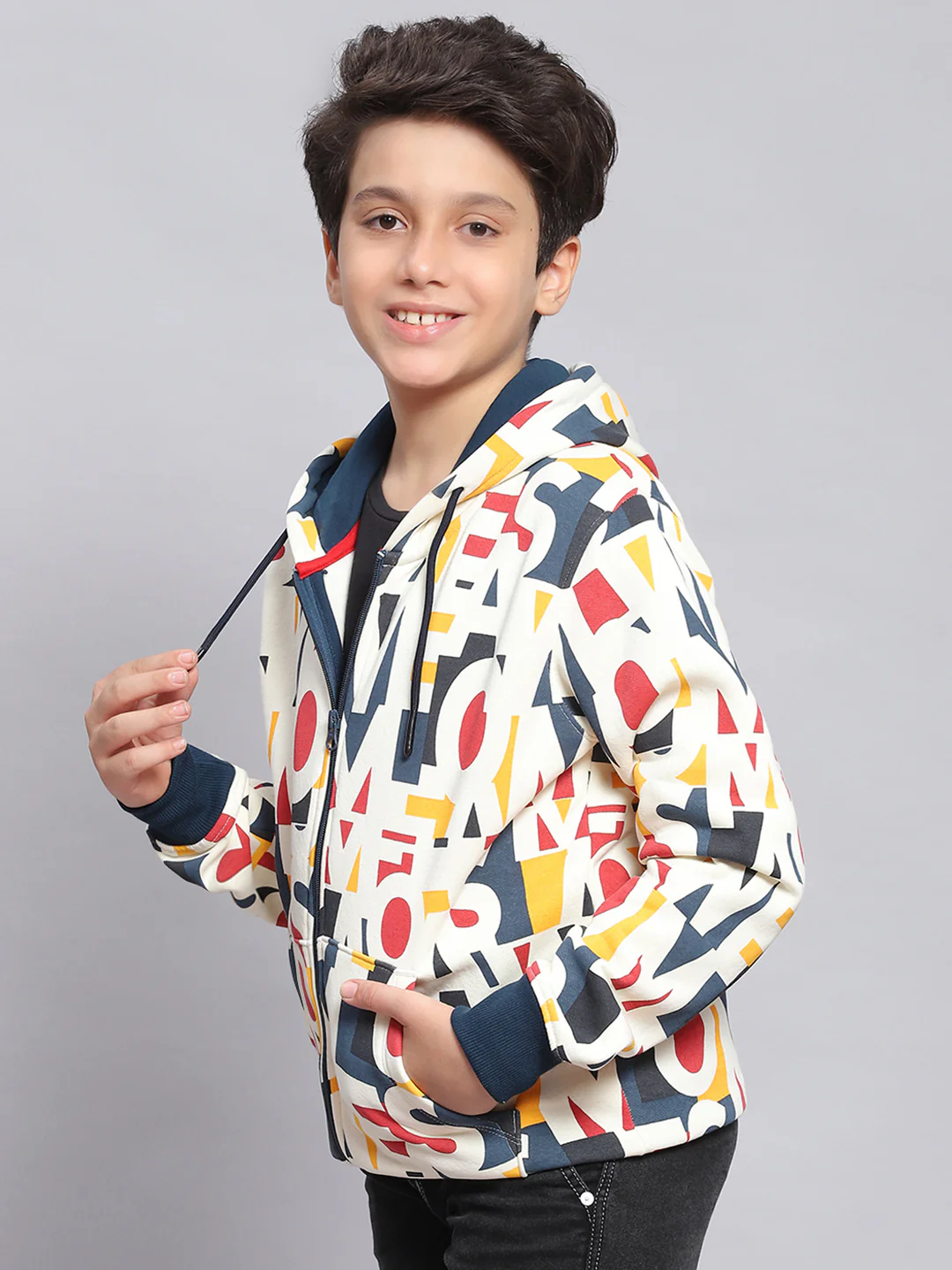 Boys Multicolor Printed Hooded Full Sleeve Sweatshirt - Image 3