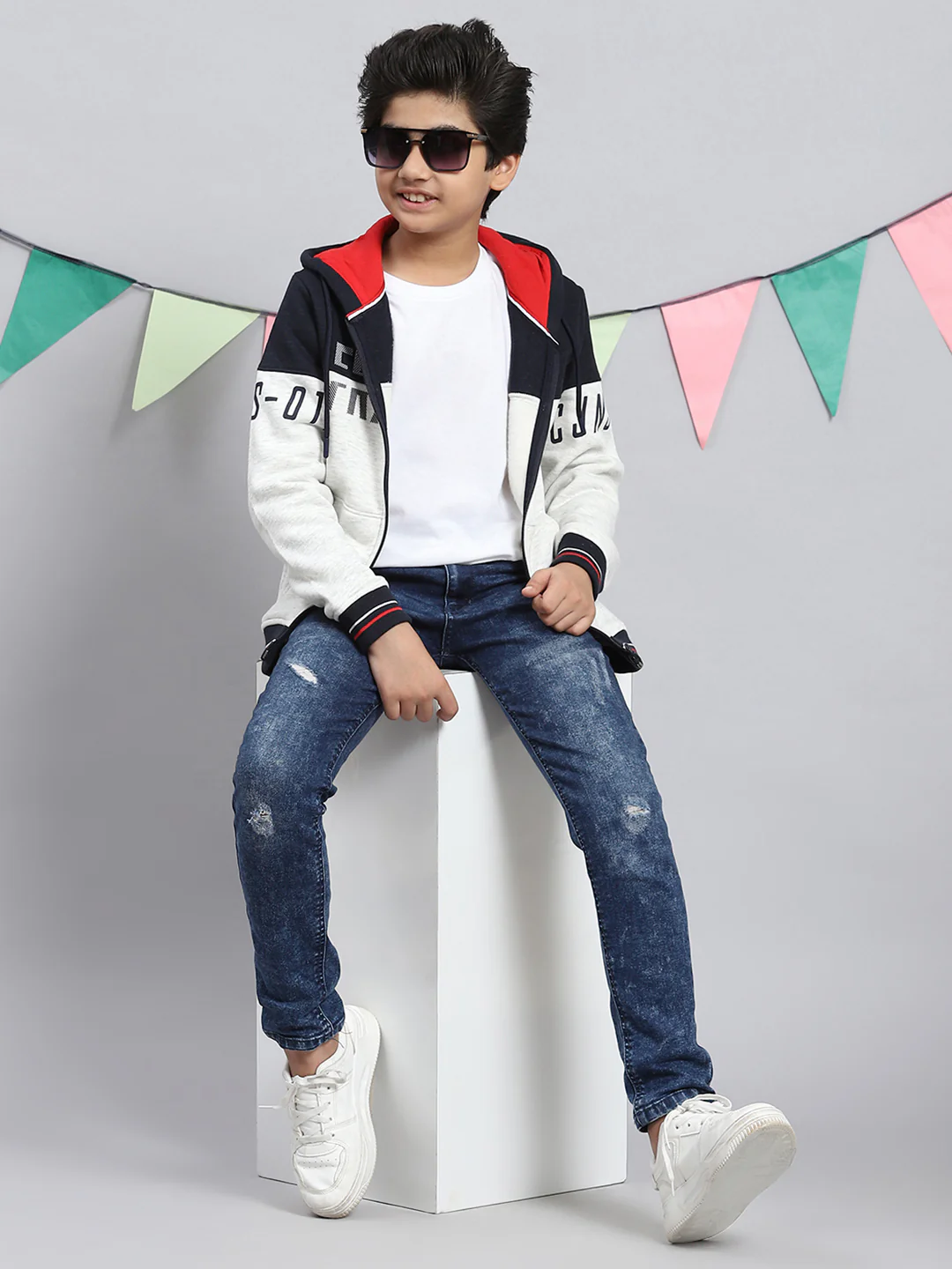 Boys Navy Blue & Grey Printed Sweatshirt - Image 5