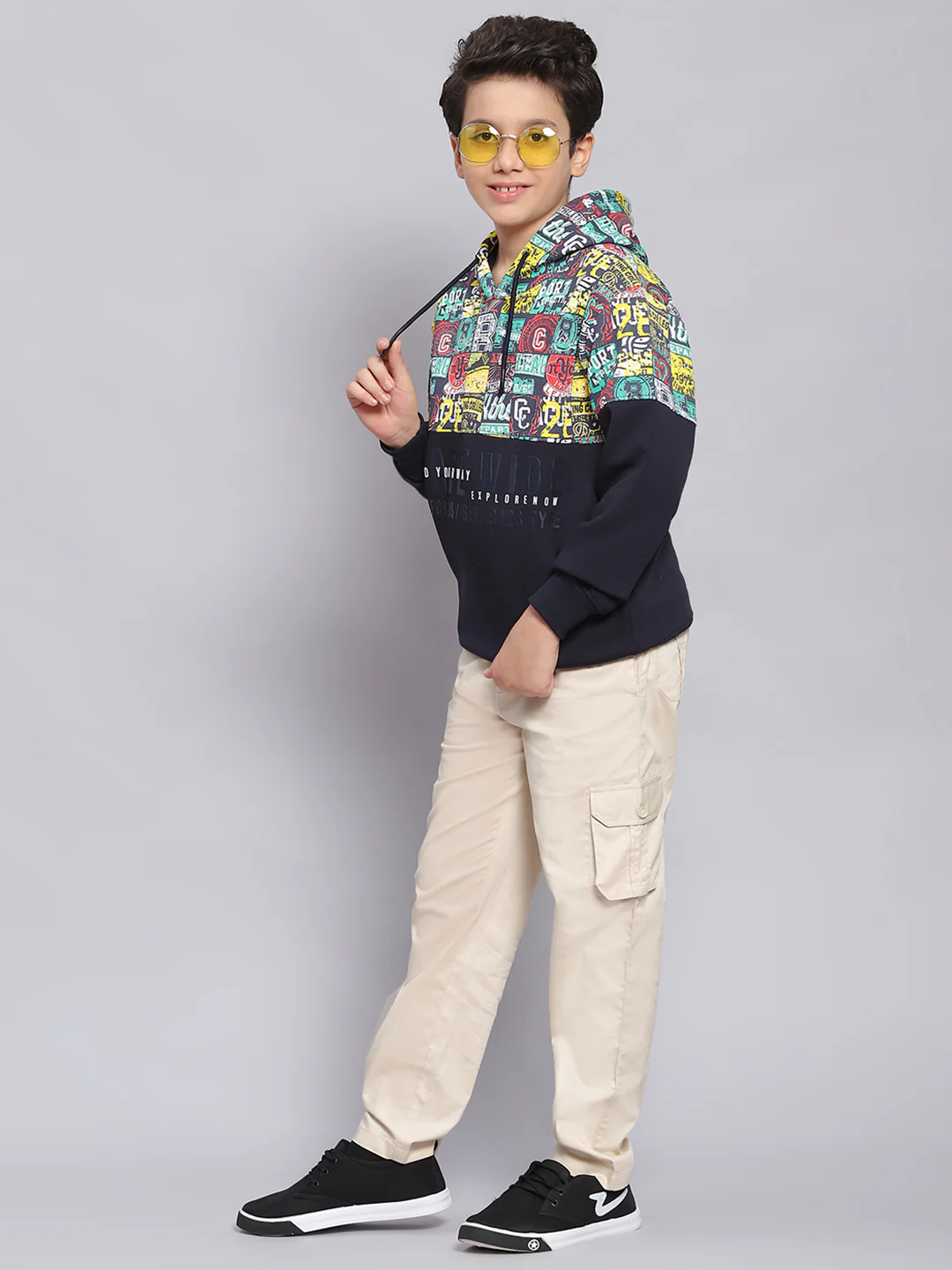 Boys Navy Blue Printed Hooded Full Sleeve Sweatshirt - Image 2