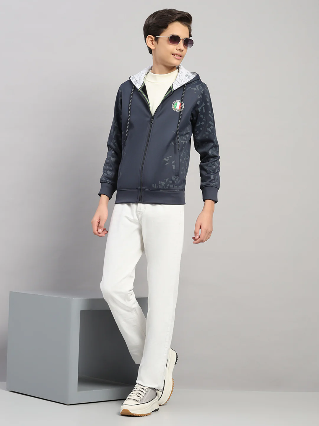 Boys Navy Blue Printed Hooded Full Sleeve Sweatshirt - Image 2