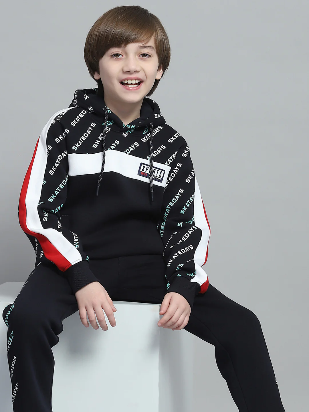 Boys Navy Blue Printed Hooded Full Sleeve Tracksuit - Image 7