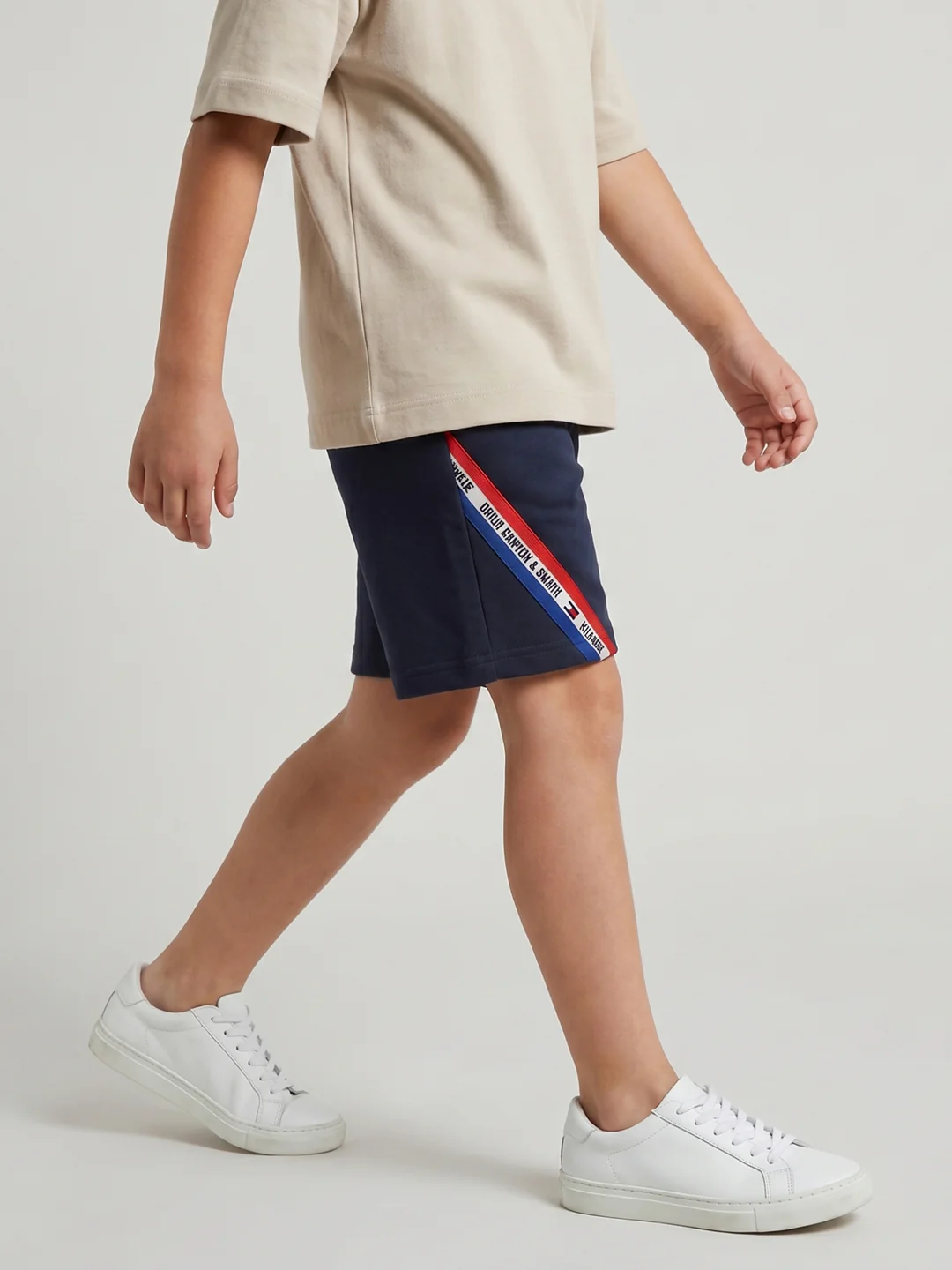 Boys Navy Blue Printed Regular Fit Shorts - Image 2