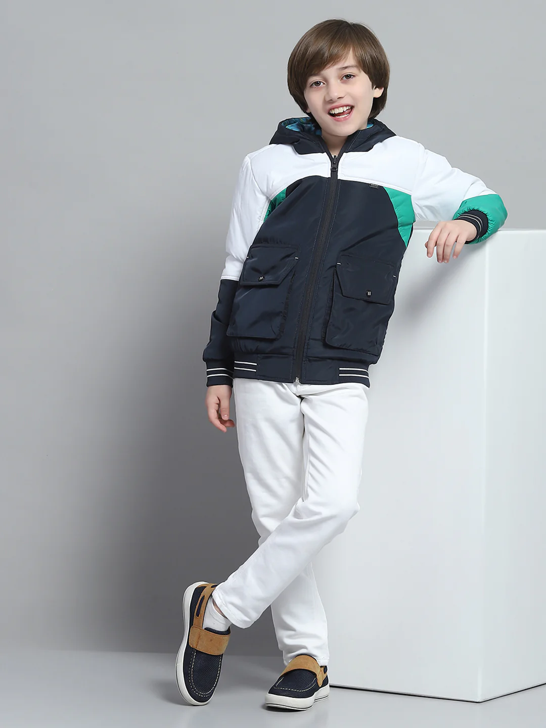 Boys Navy Blue & White Printed Hooded Full Sleeve Reversible Jacket - Image 2