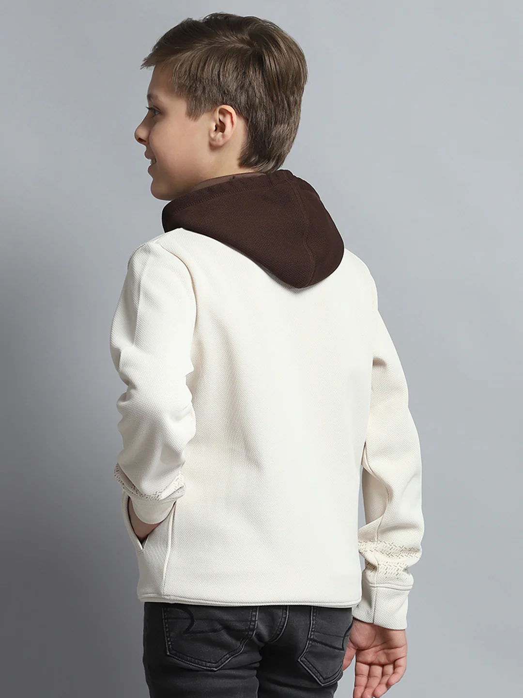 Boys Off White Printed Hooded Full Sleeve Sweatshirt - Image 5
