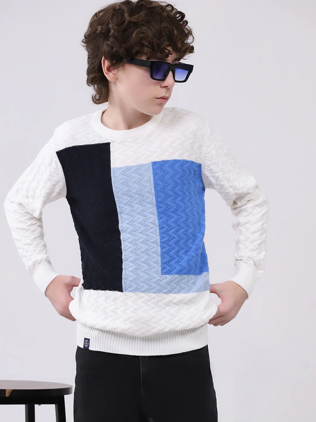 Boys Off White Self Design Round Neck Full Sleeve Pullover - Image 6