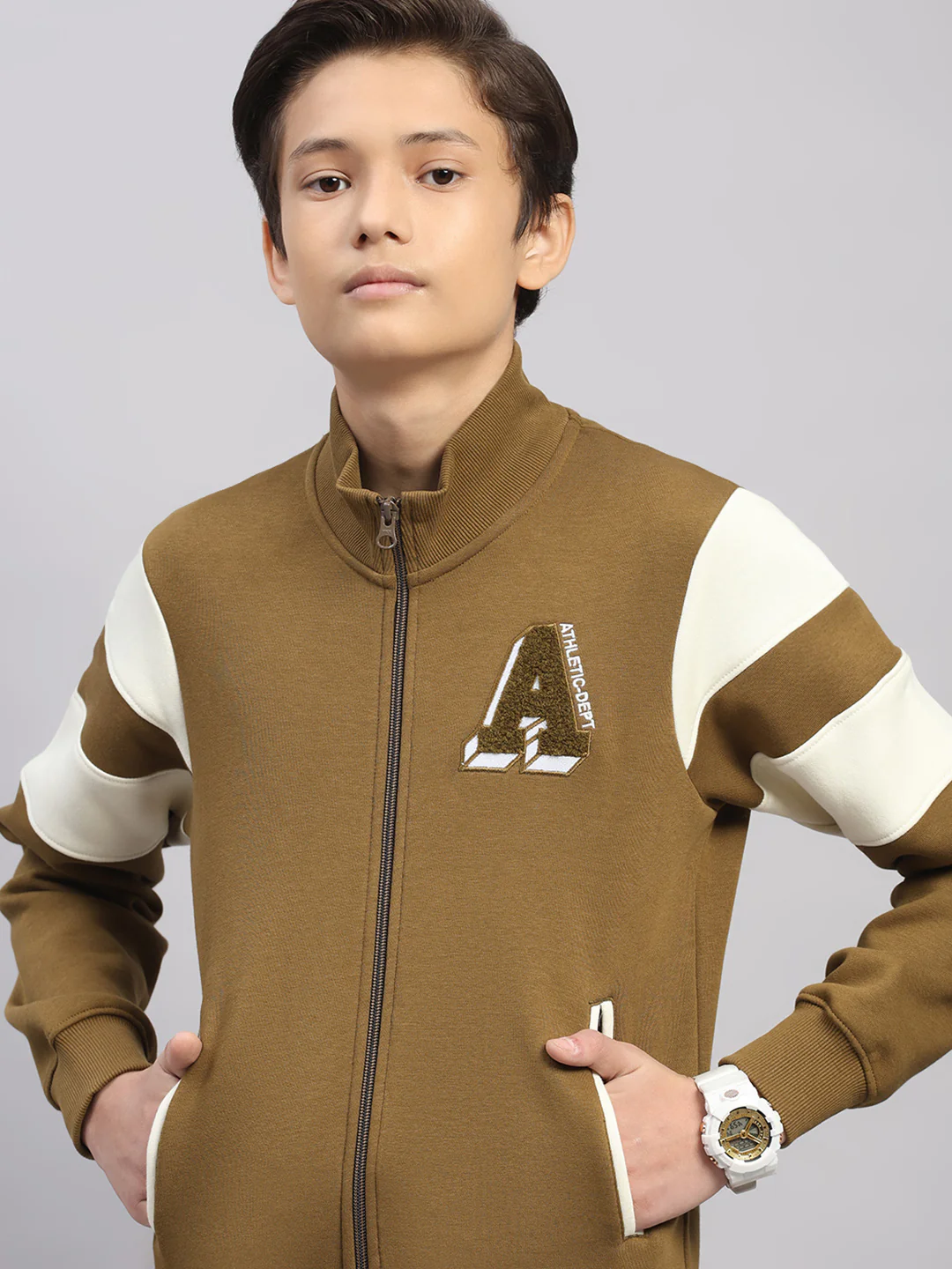 Boys Olive Embroidered Round Neck Full Sleeve Sweatshirt - Image 6