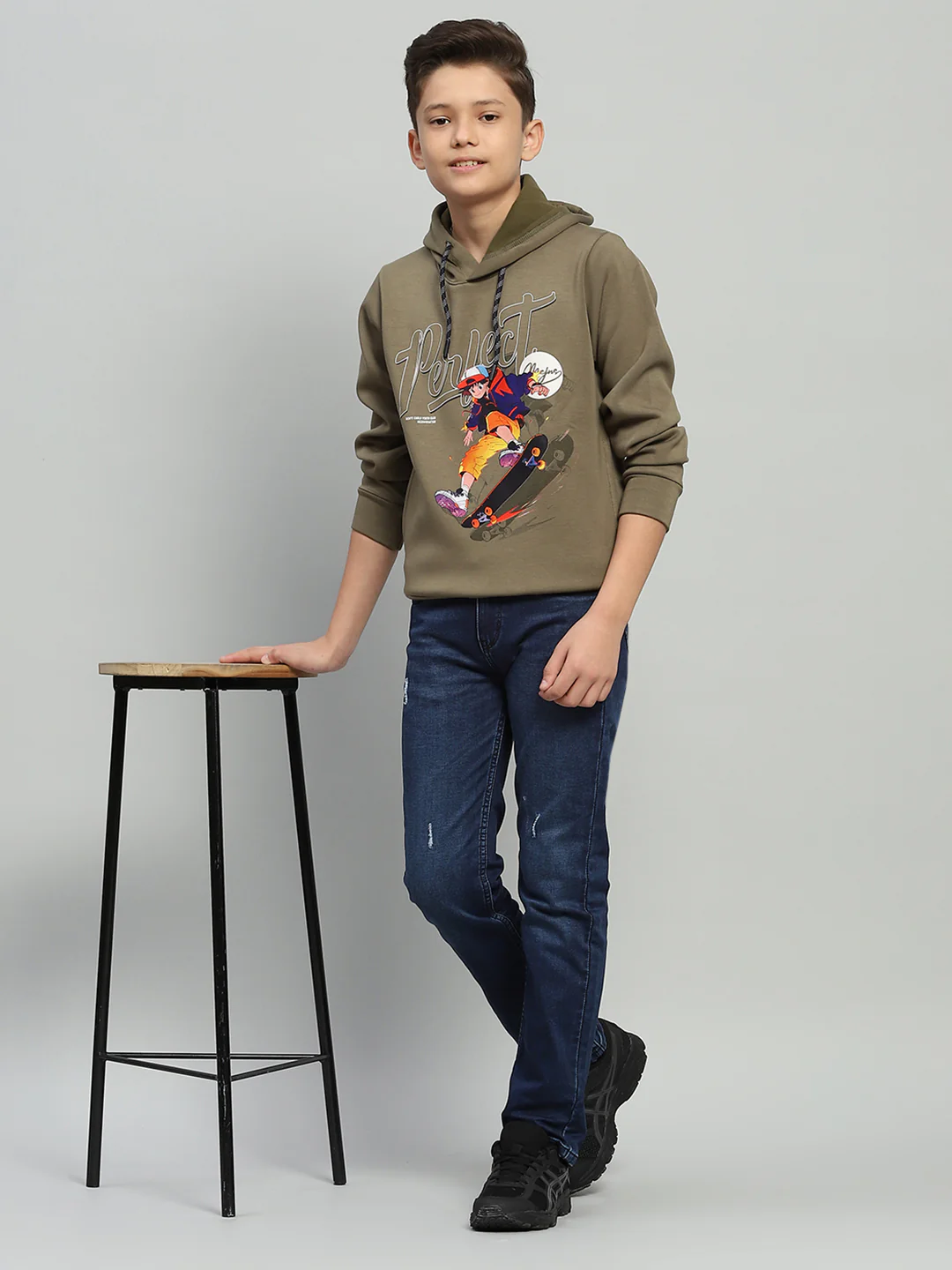 Boys Olive Printed Hooded Full Sleeve Sweatshirt - Image 2