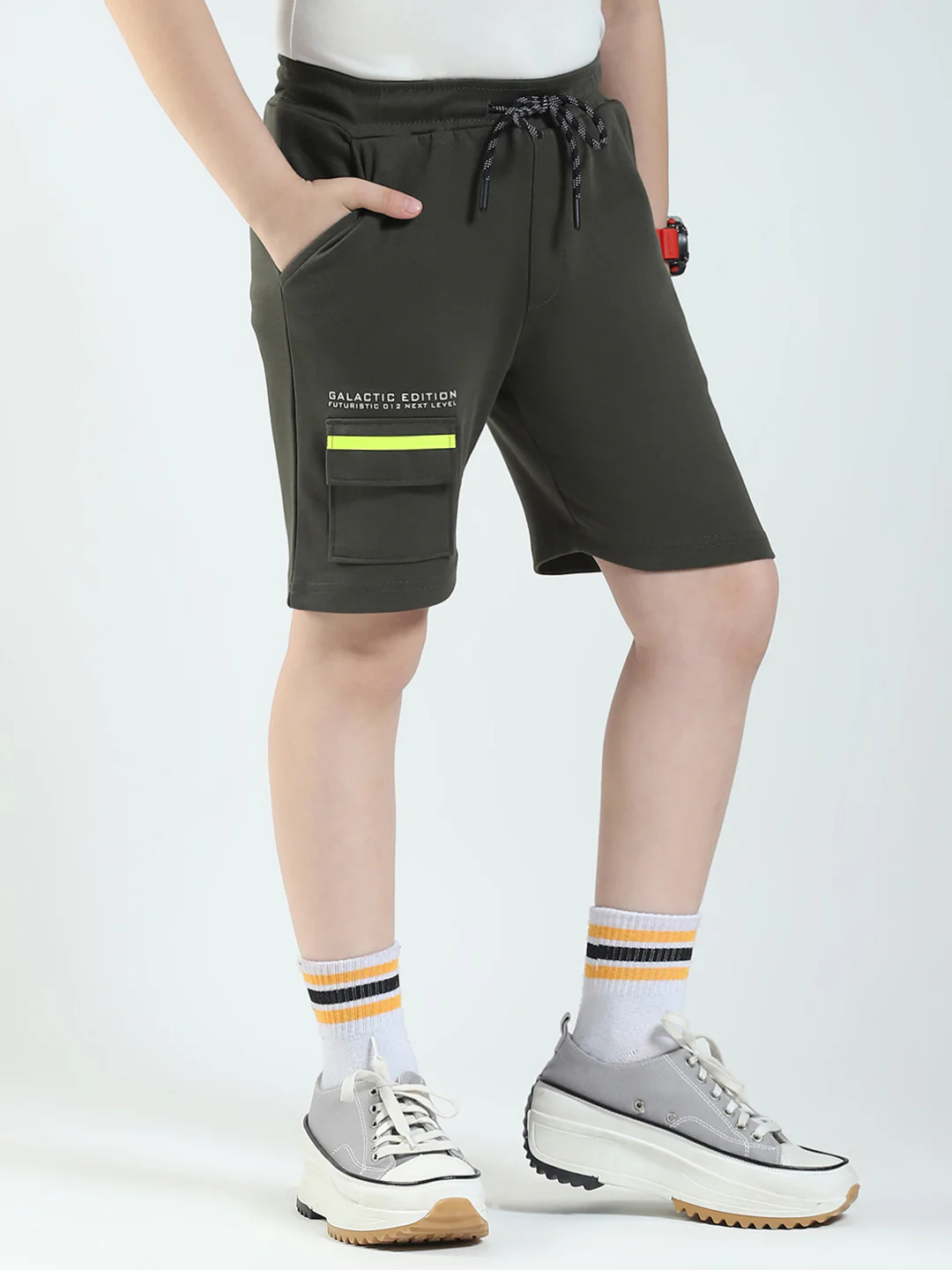 Boys Olive Printed Regular Fit Bermuda - Image 4