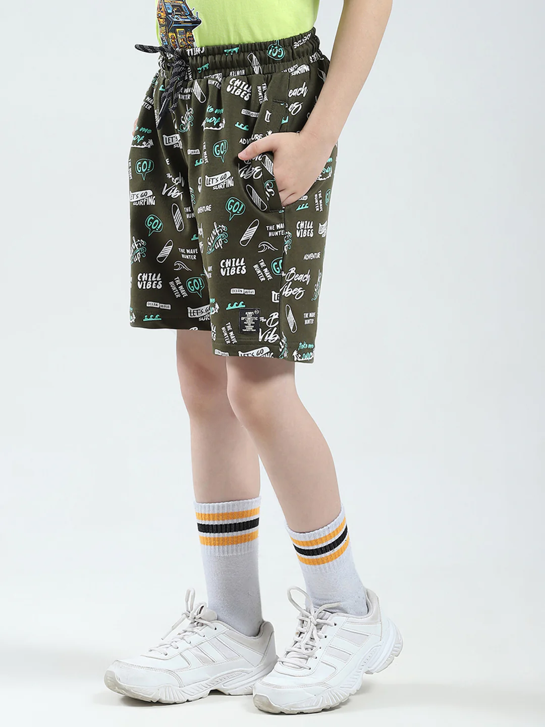 Boys Olive Printed Regular Fit Bermuda - Image 3