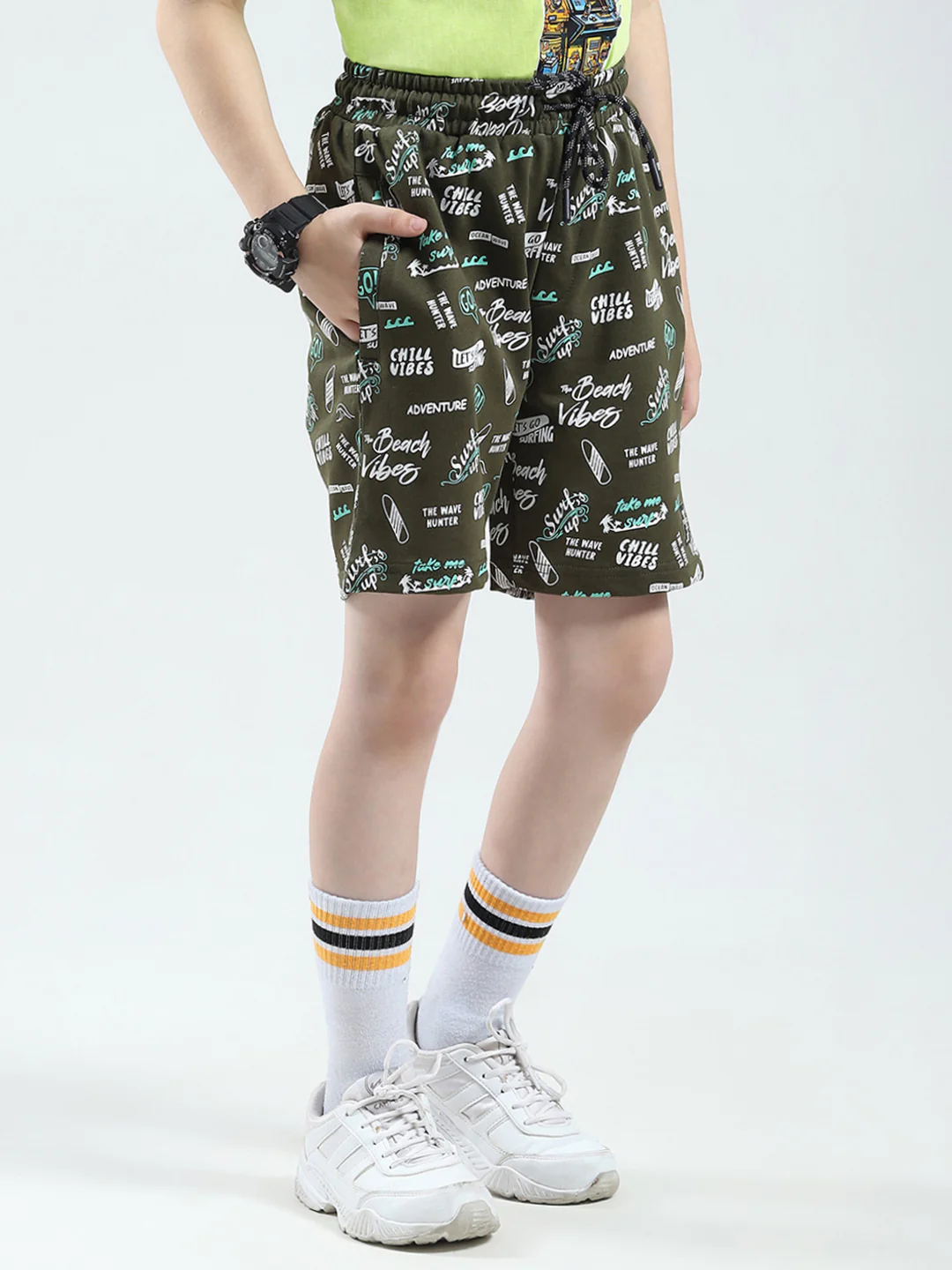 Boys Olive Printed Regular Fit Bermuda - Image 4