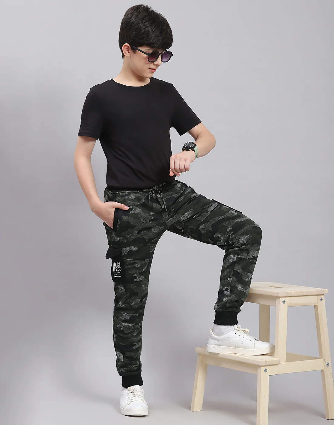 Boys Olive Printed Regular Fit Lower - Image 3