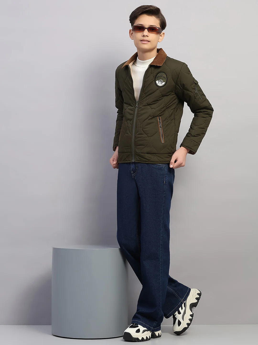 Boys Olive Solid Collar Full Sleeve Reversible Shacket - Image 2