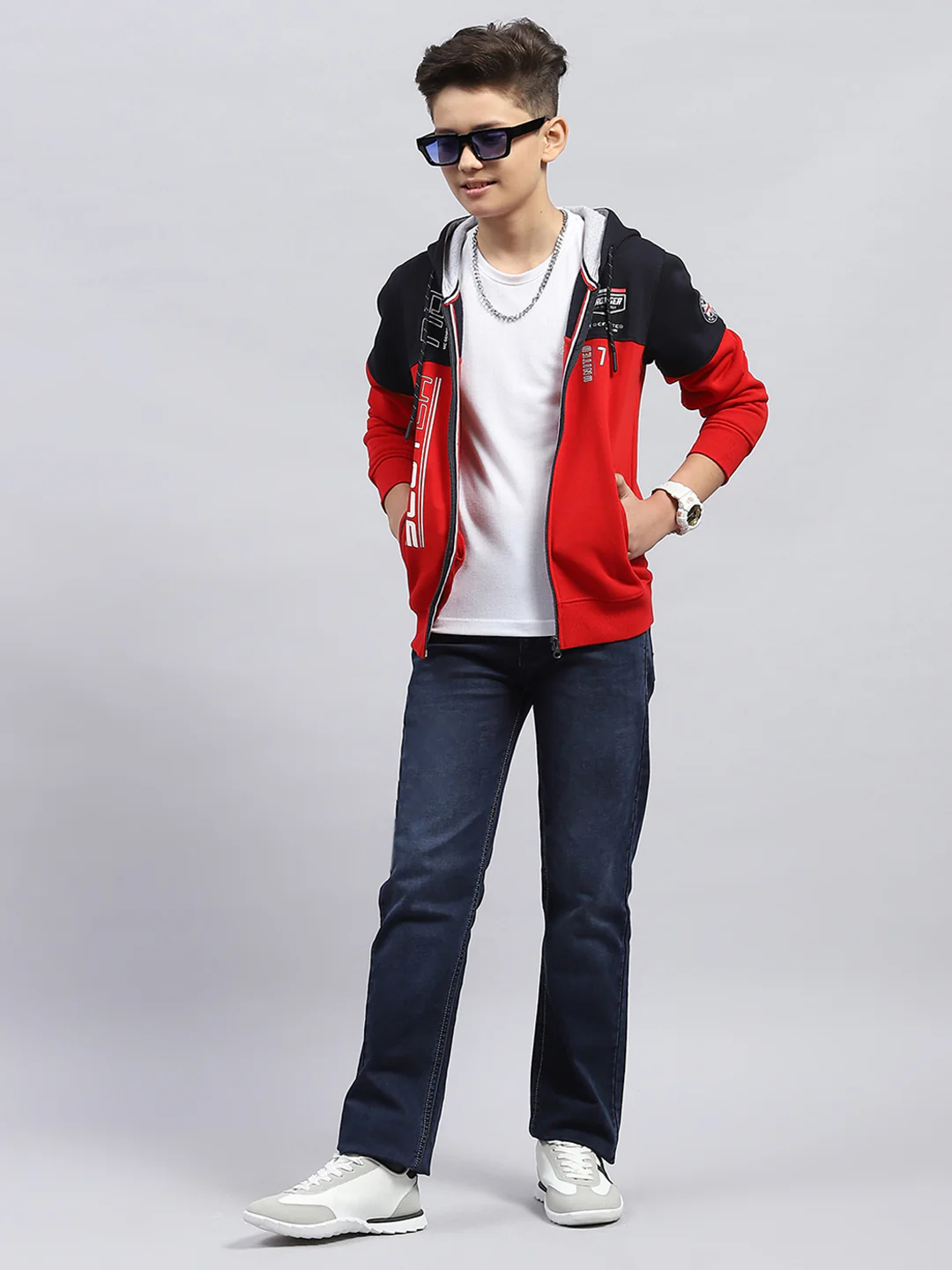 Boys Red Printed Hooded Full Sleeve Sweatshirt - Image 2