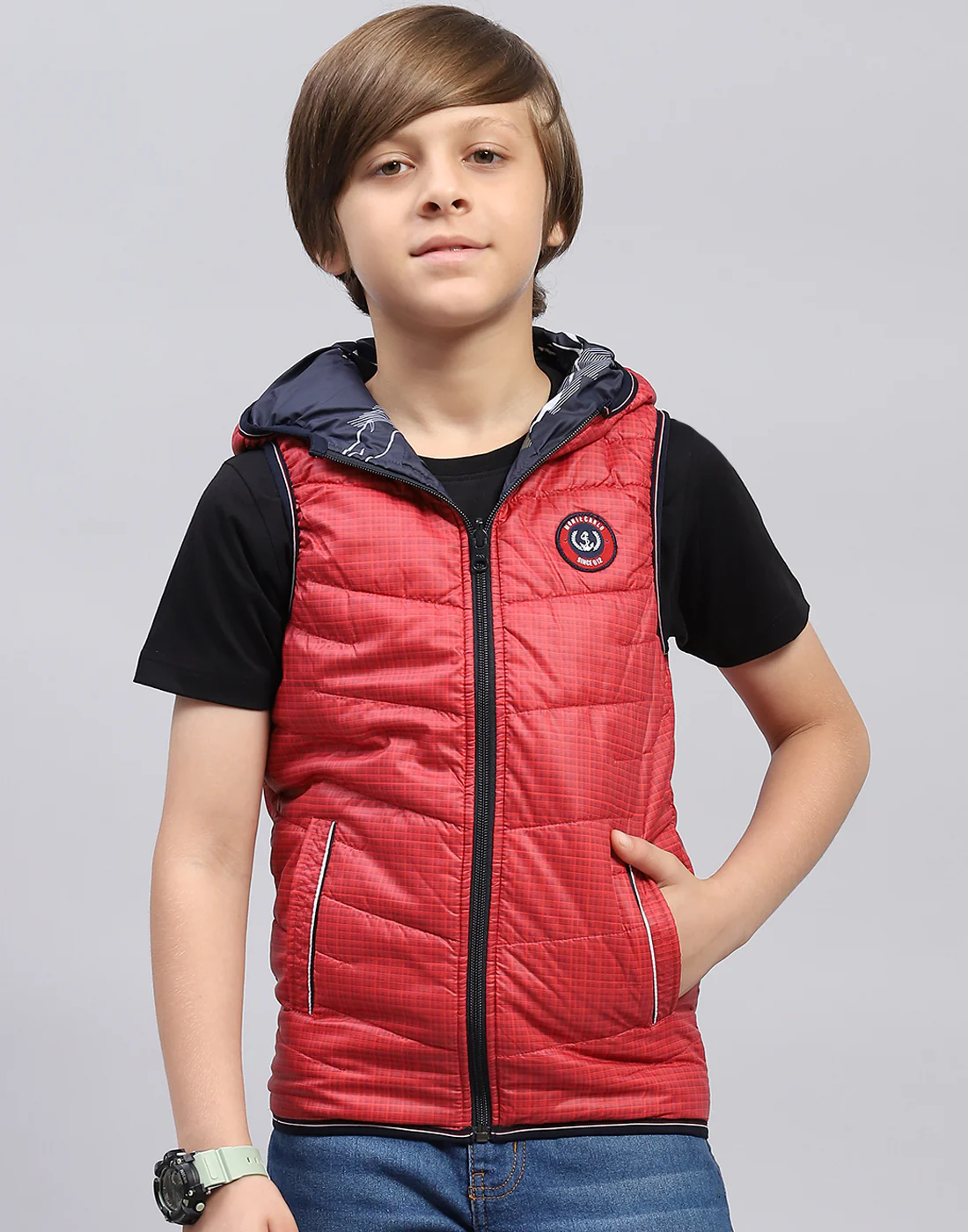 Boys Red Printed Hooded Sleeveless Jacket - Image 2