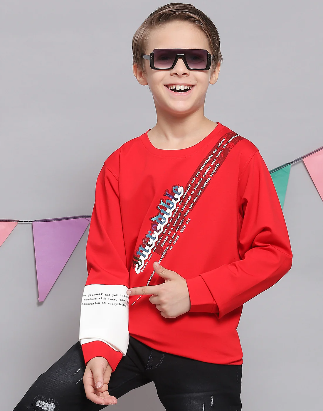 Boys Red Printed Round Neck Full Sleeve T-Shirts - Image 2