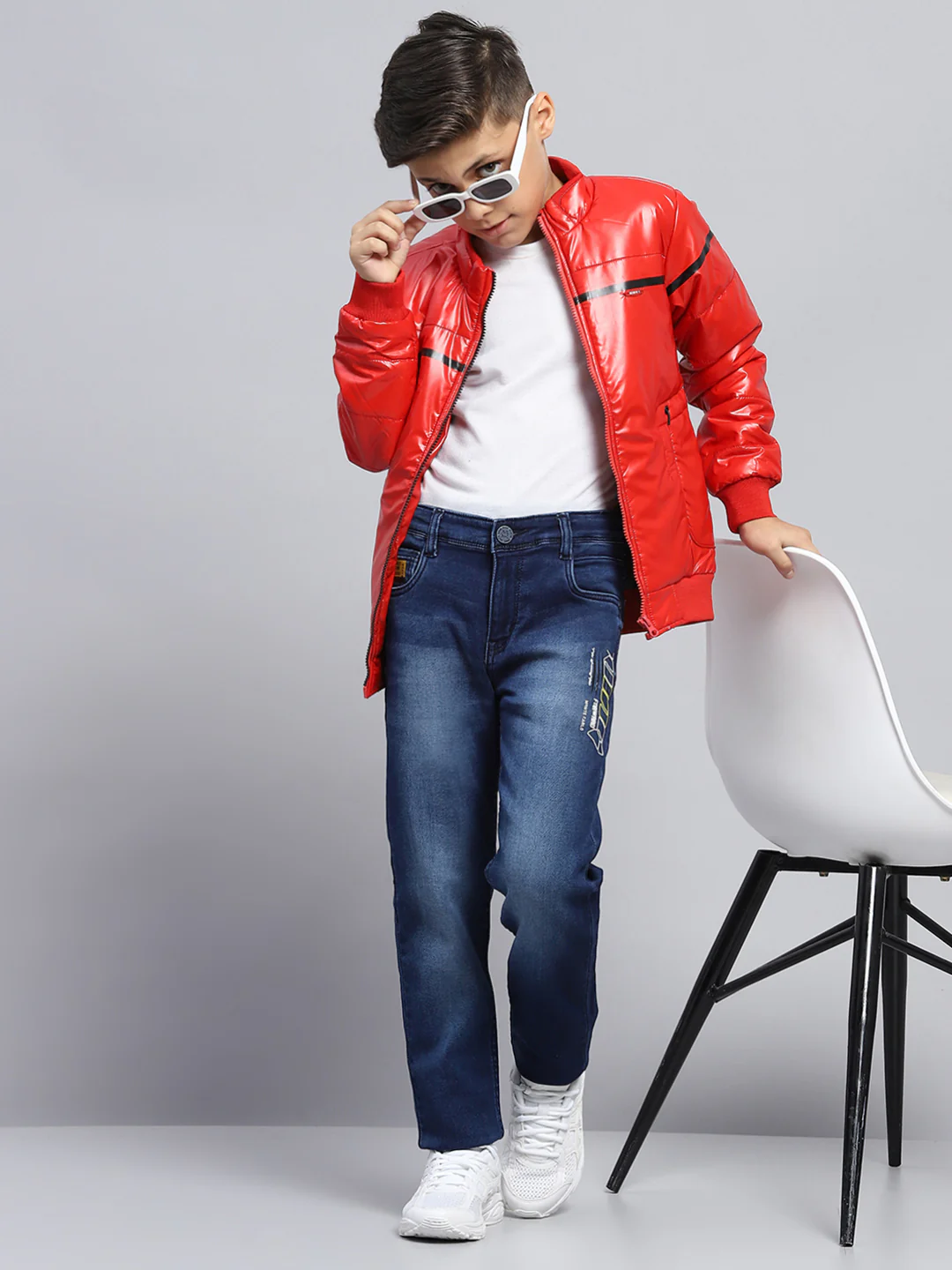 Boys Red Solid Mock Neck Full Sleeve Jacket - Image 2