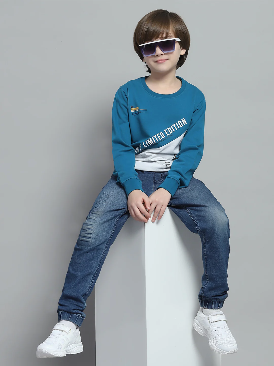 Boys Teal Blue Printed Round Neck Full Sleeve Sweatshirt - Image 2