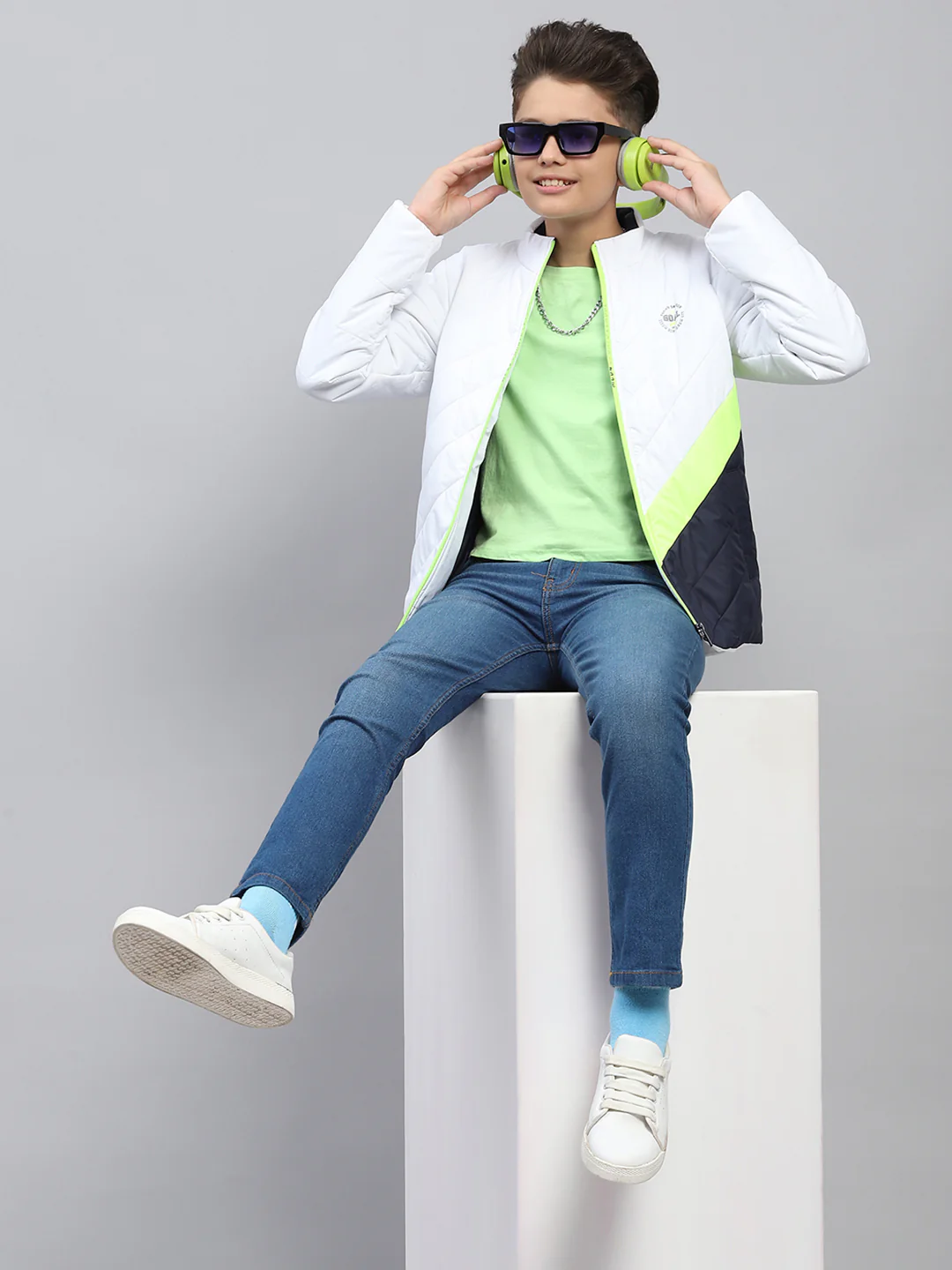 Boys White Printed Mock Neck Full Sleeve Jacket - Image 2