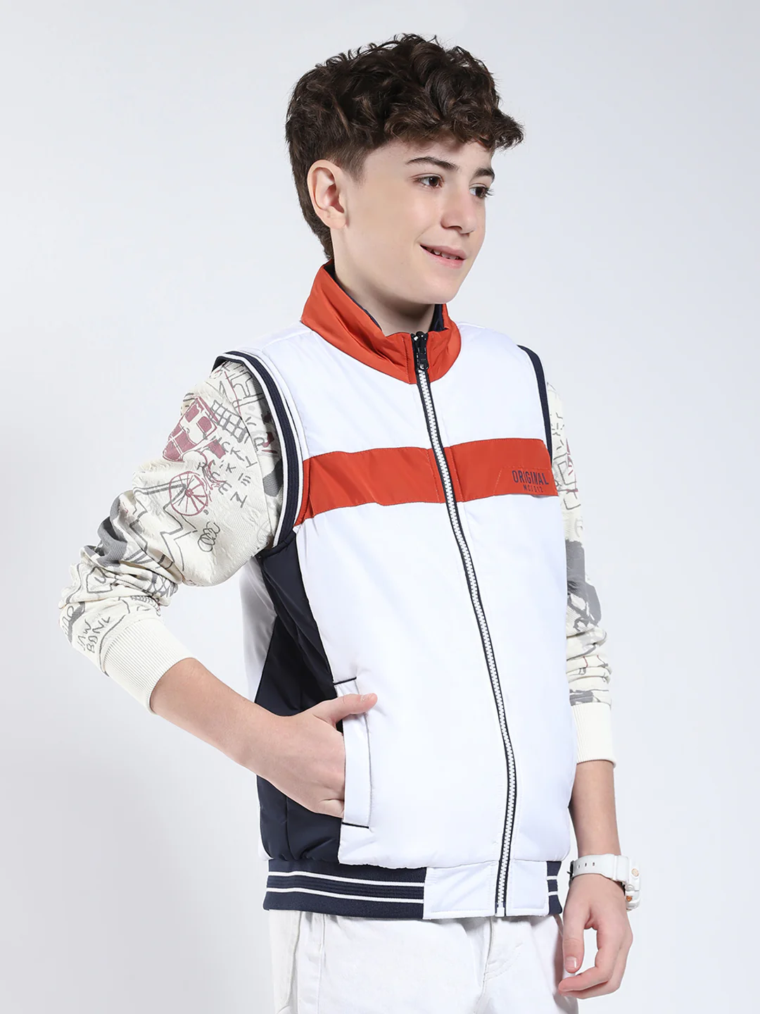 Boys White Printed Mock Neck Sleeveless Reversible Jacket - Image 4