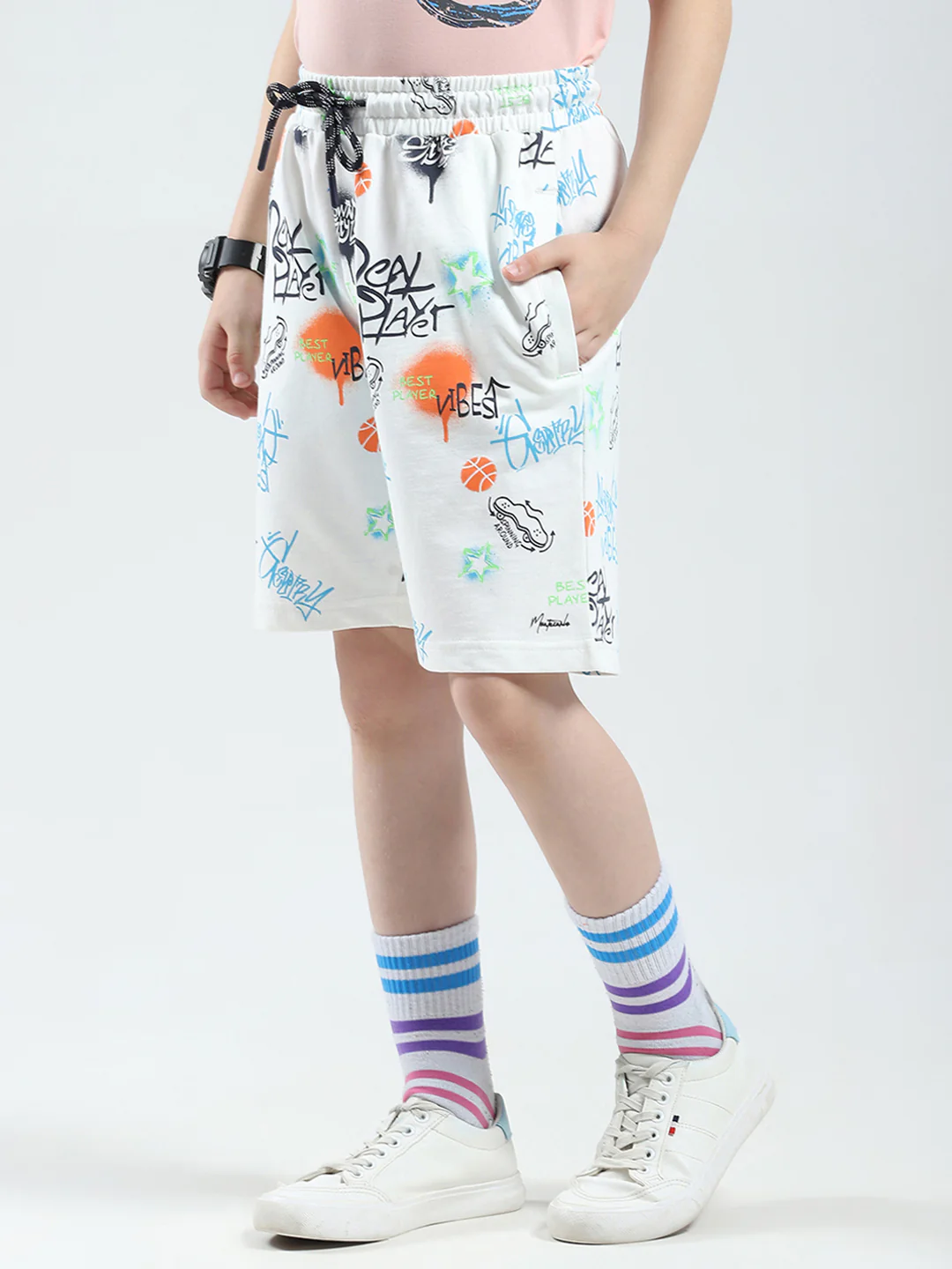 Boys White Printed Regular Fit Bermuda - Image 3