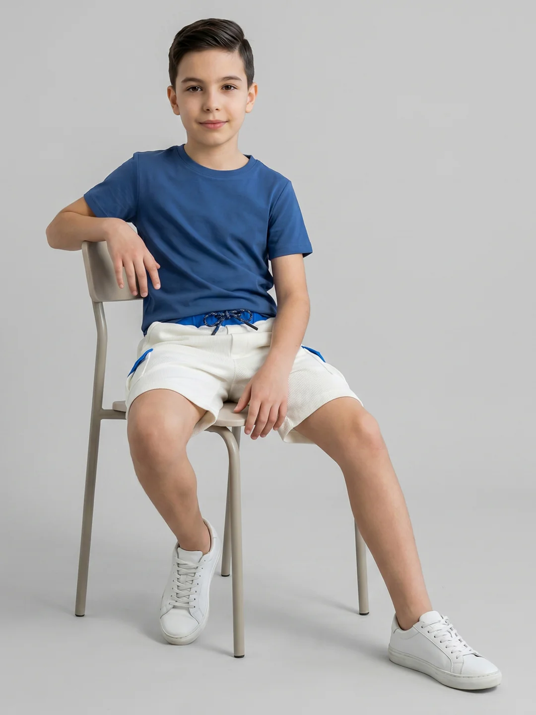 Boys White Self Design Regular Fit Shorts - Image 5