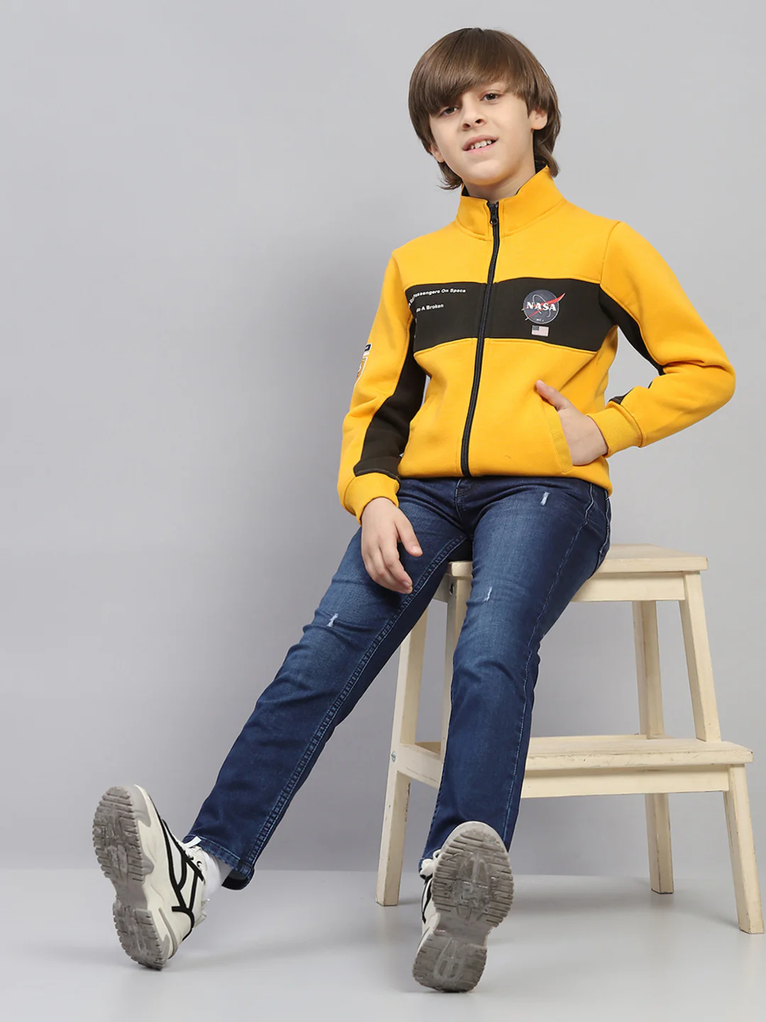 Boys Yellow Printed Mock Neck Full Sleeve Sweatshirt - Image 5