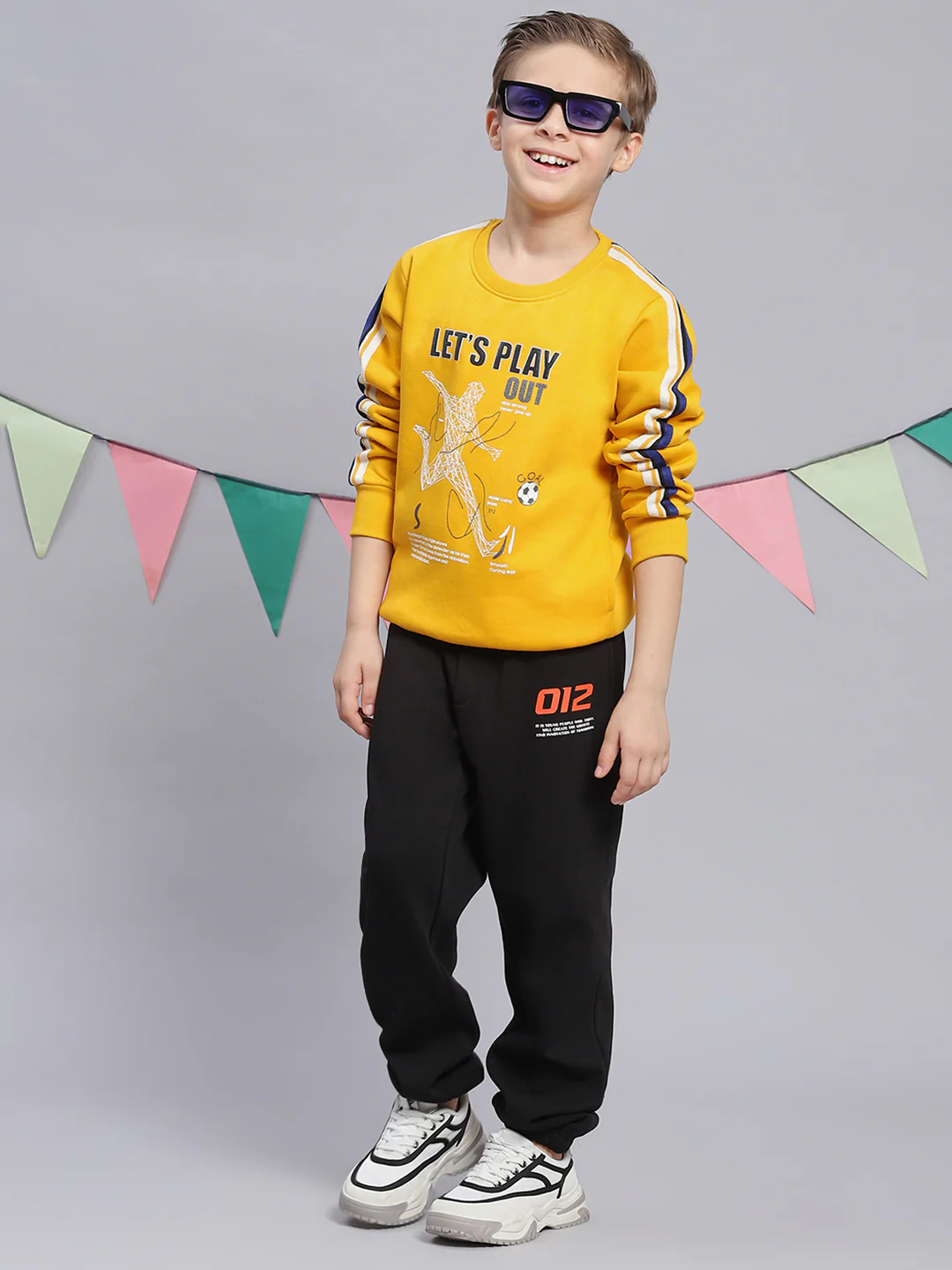 Boys Yellow Printed Round Neck Full Sleeve Sweatshirt - Image 2