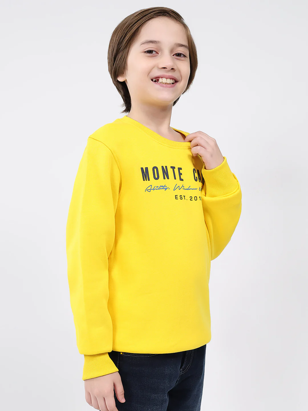 Boys Yellow Printed Round Neck Full Sleeve Sweatshirt - Image 4