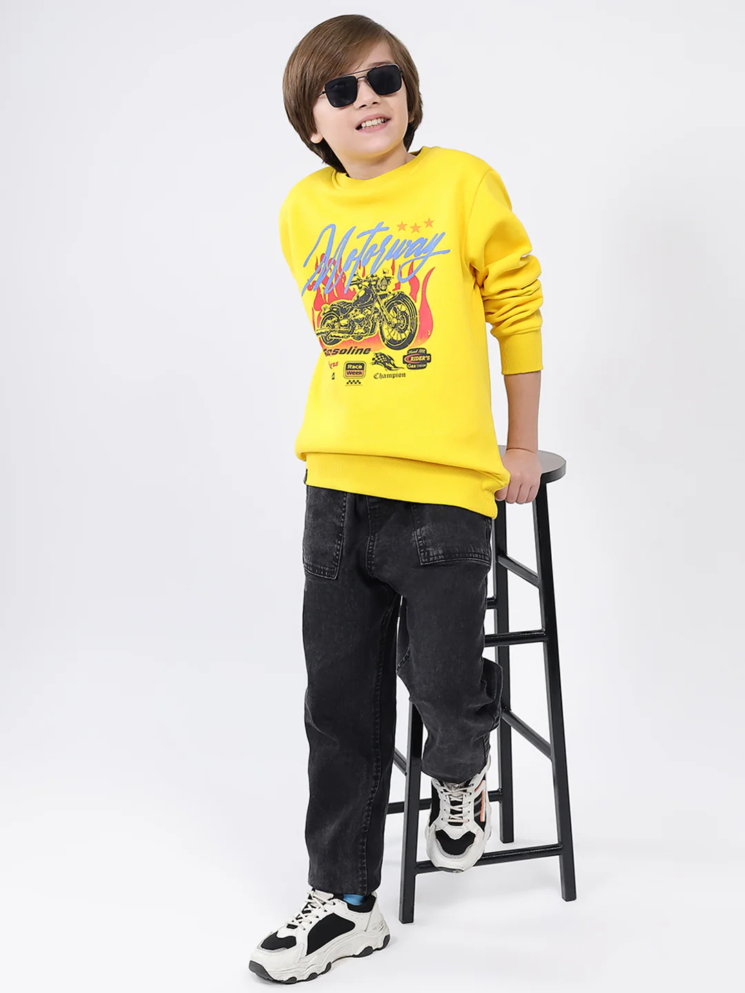 Boys Yellow Printed Round Neck Full Sleeve Sweatshirt - Image 2