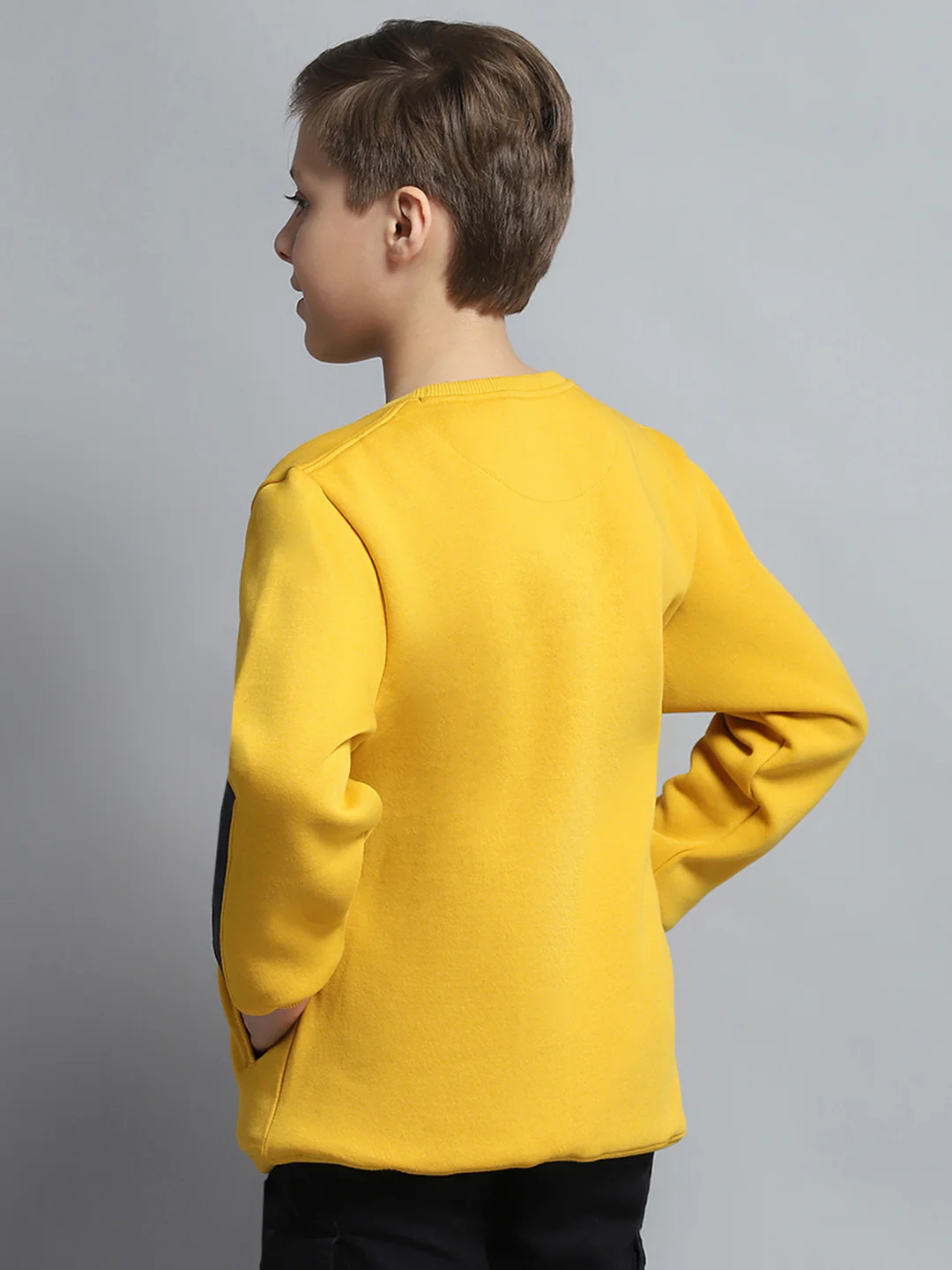 Boys Yellow Solid Round Neck Full Sleeve Sweatshirt - Image 5