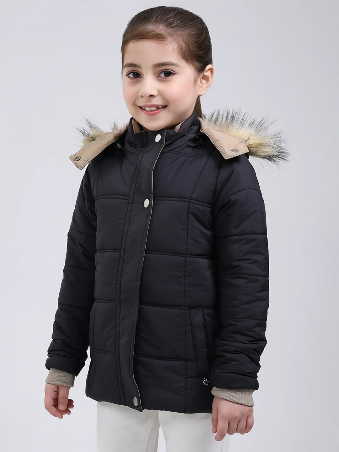 Girls Black Solid Hooded Full Sleeve Jacket - Image 3
