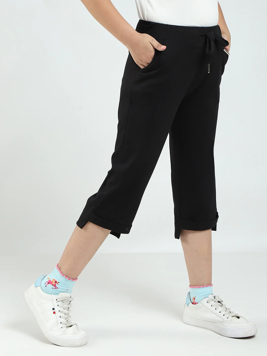 Girls Black Solid Regular Fit Capri - Image 4