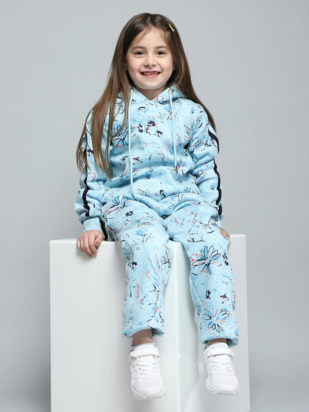 Girls Blue Printed Hooded Full Sleeve Tracksuit - Image 2