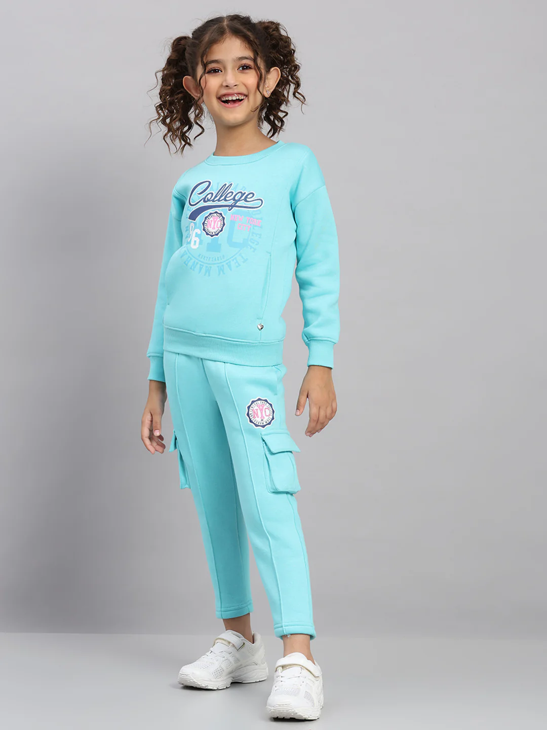 Girls Blue Printed Round Neck Full Sleeve Tracksuit - Image 3