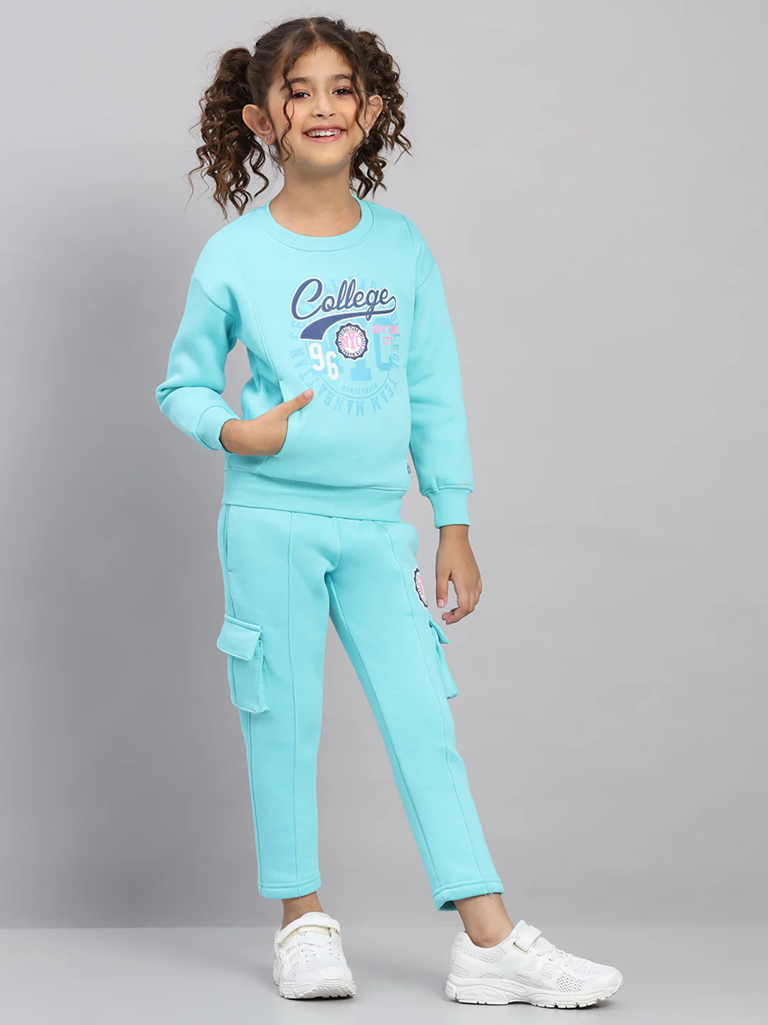 Girls Blue Printed Round Neck Full Sleeve Tracksuit - Image 4