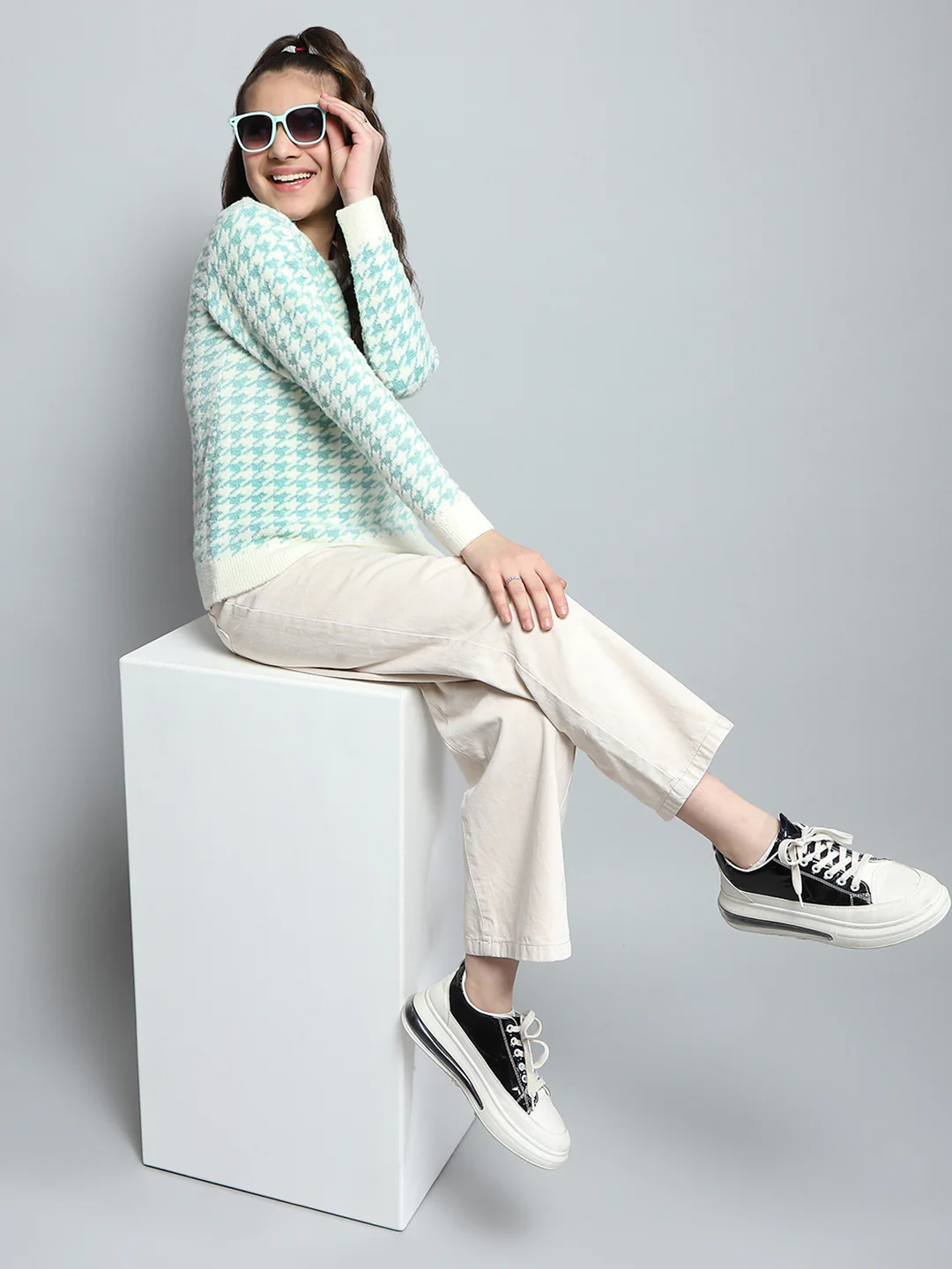 Girls Blue Self Design Round Neck Full Sleeve Winter Top - Image 2
