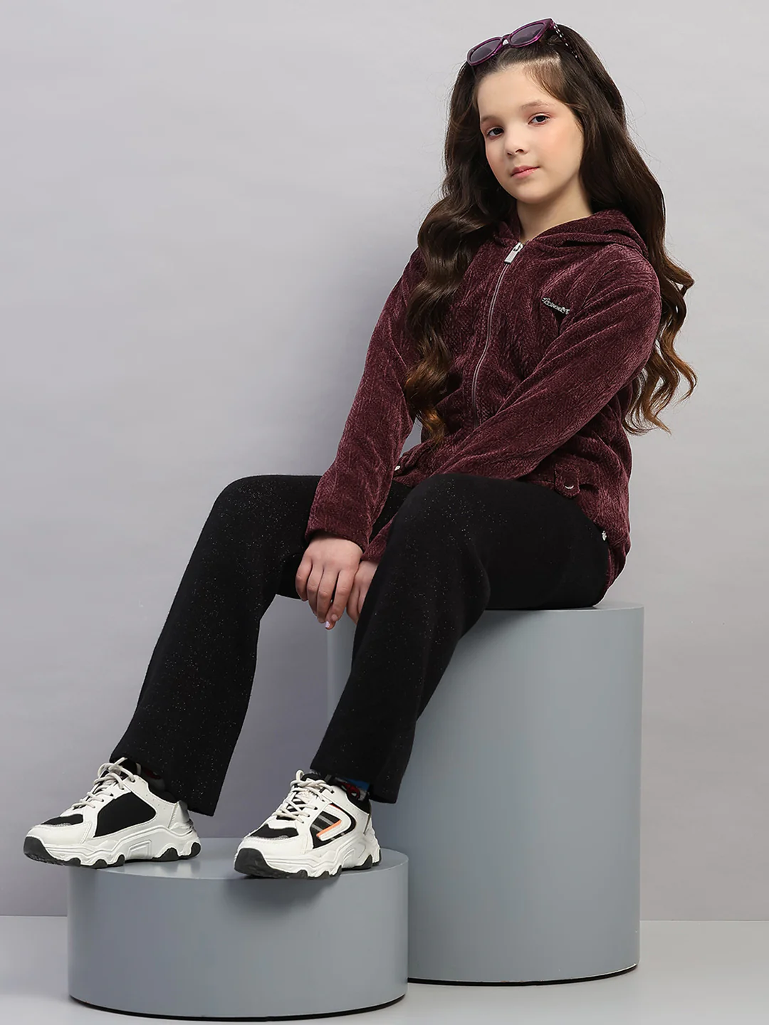 Girls Burgundy Self Design Hooded Full Sleeve Sweatshirt - Image 2