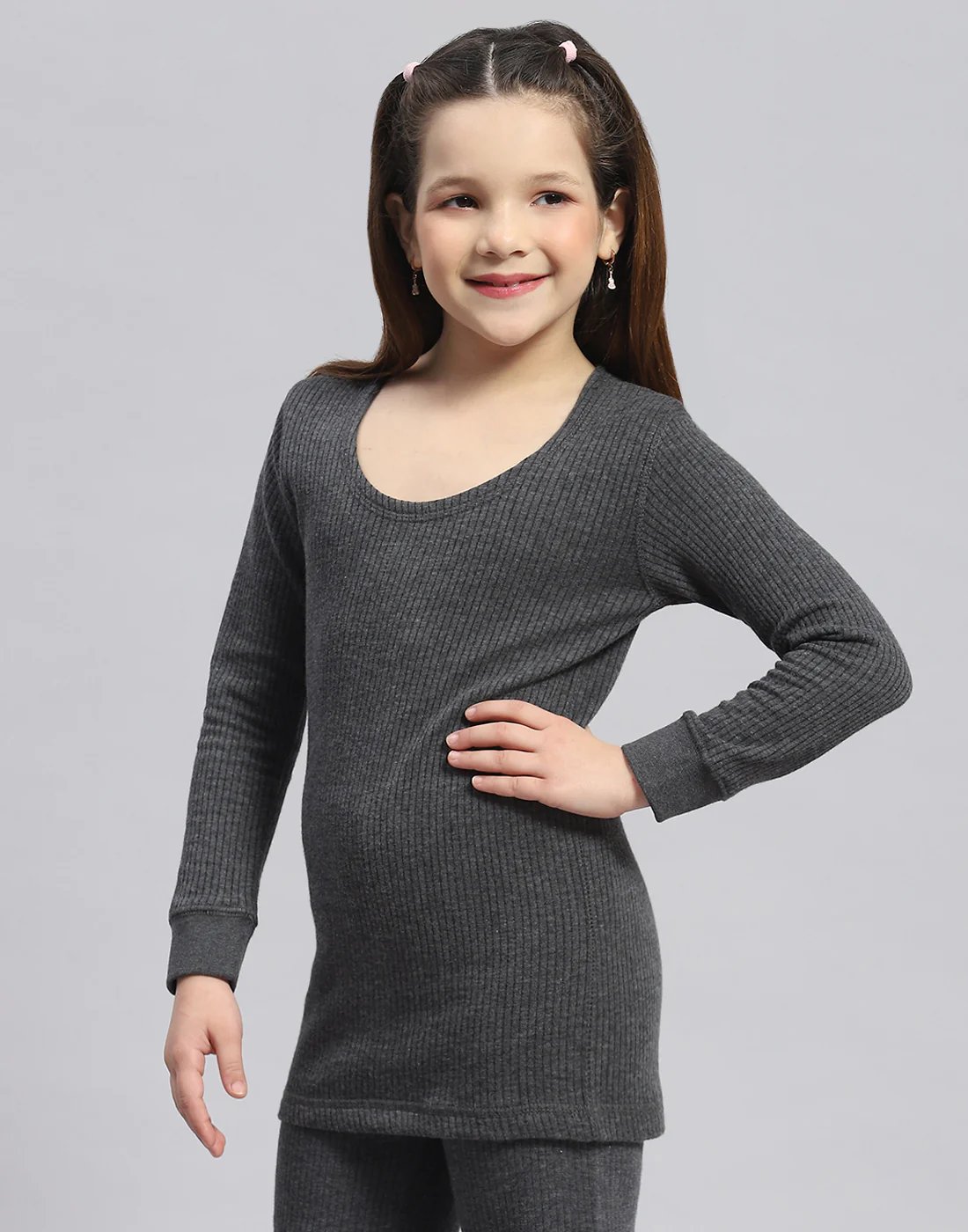 Girls Charcoal Solid Round Neck Full Sleeve Thermal Vest - Image 3