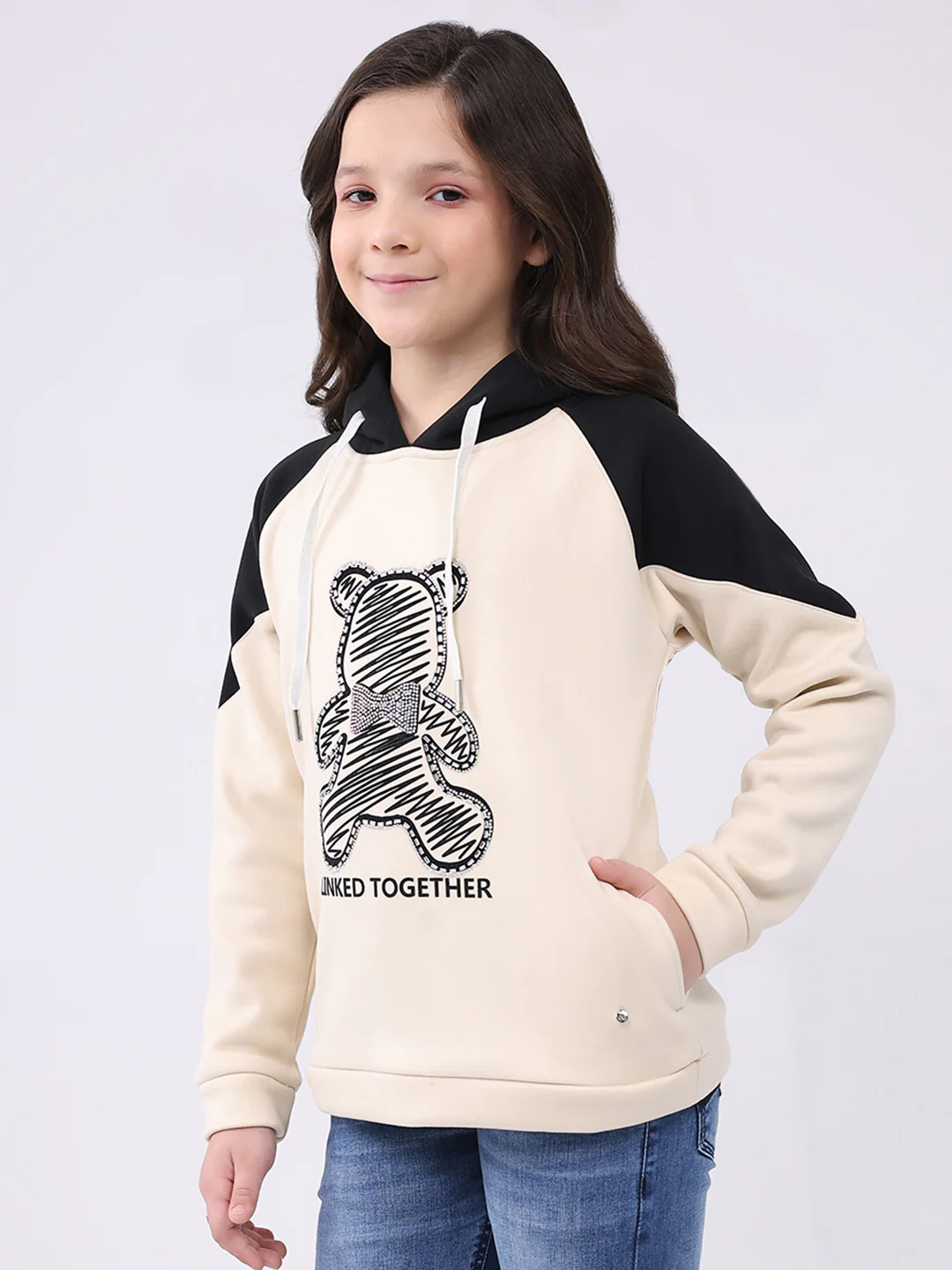 Girls Cream Printed Hooded Full Sleeve Sweatshirt - Image 3