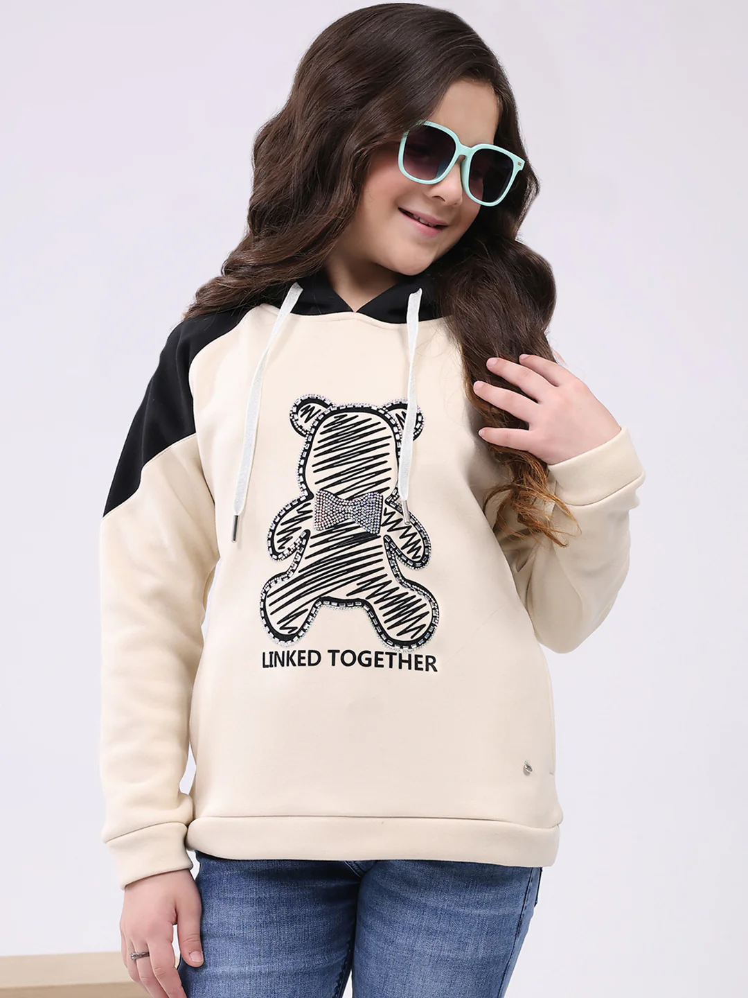 Girls Cream Printed Hooded Full Sleeve Sweatshirt - Image 6