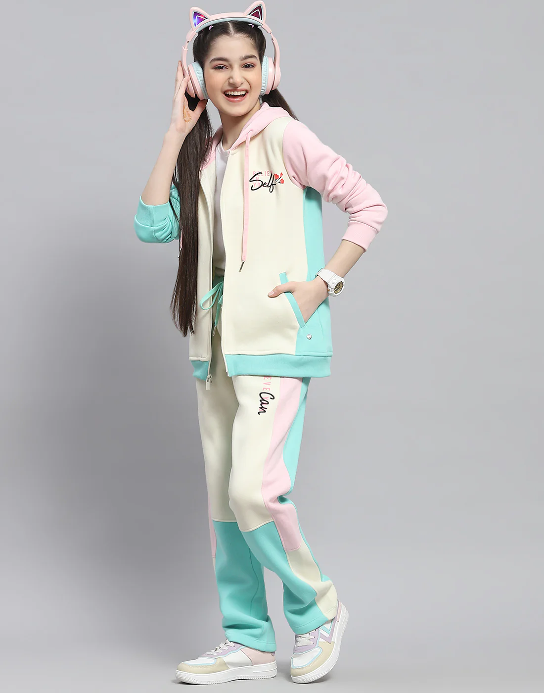 Girls Cream Printed Hooded Full Sleeve Tracksuit