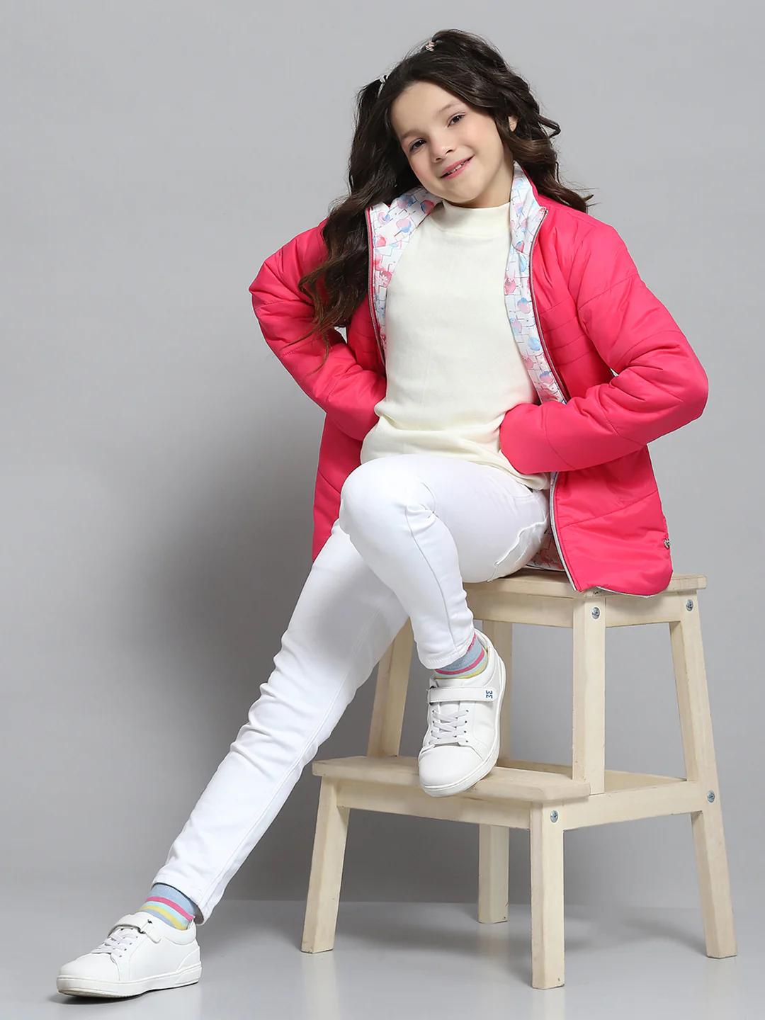 Girls Magenta Self Design Collar Full Sleeve Reversible Jacket - Image 2