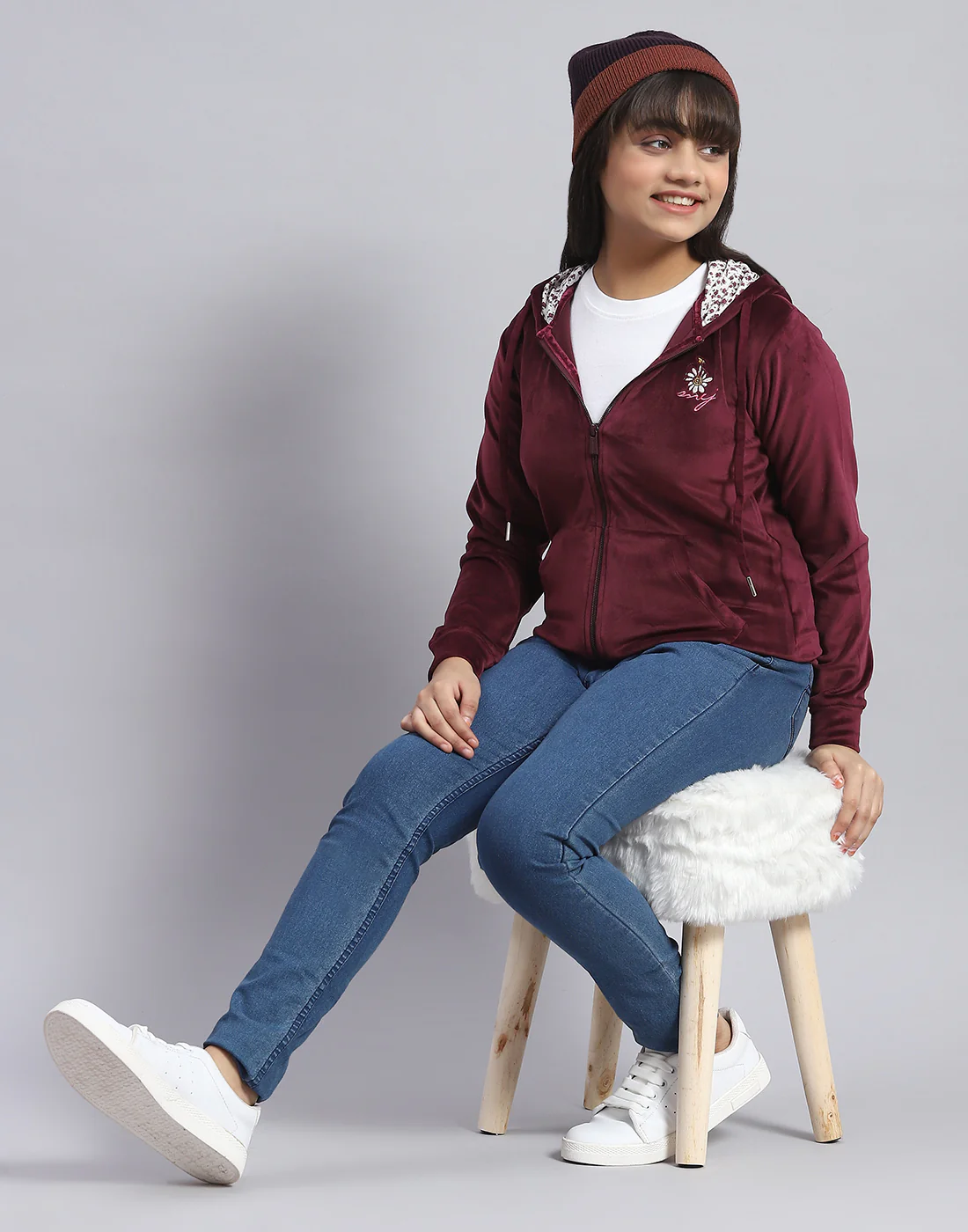 Girls Maroon Solid Hooded Full Sleeve Sweatshirt - Image 2