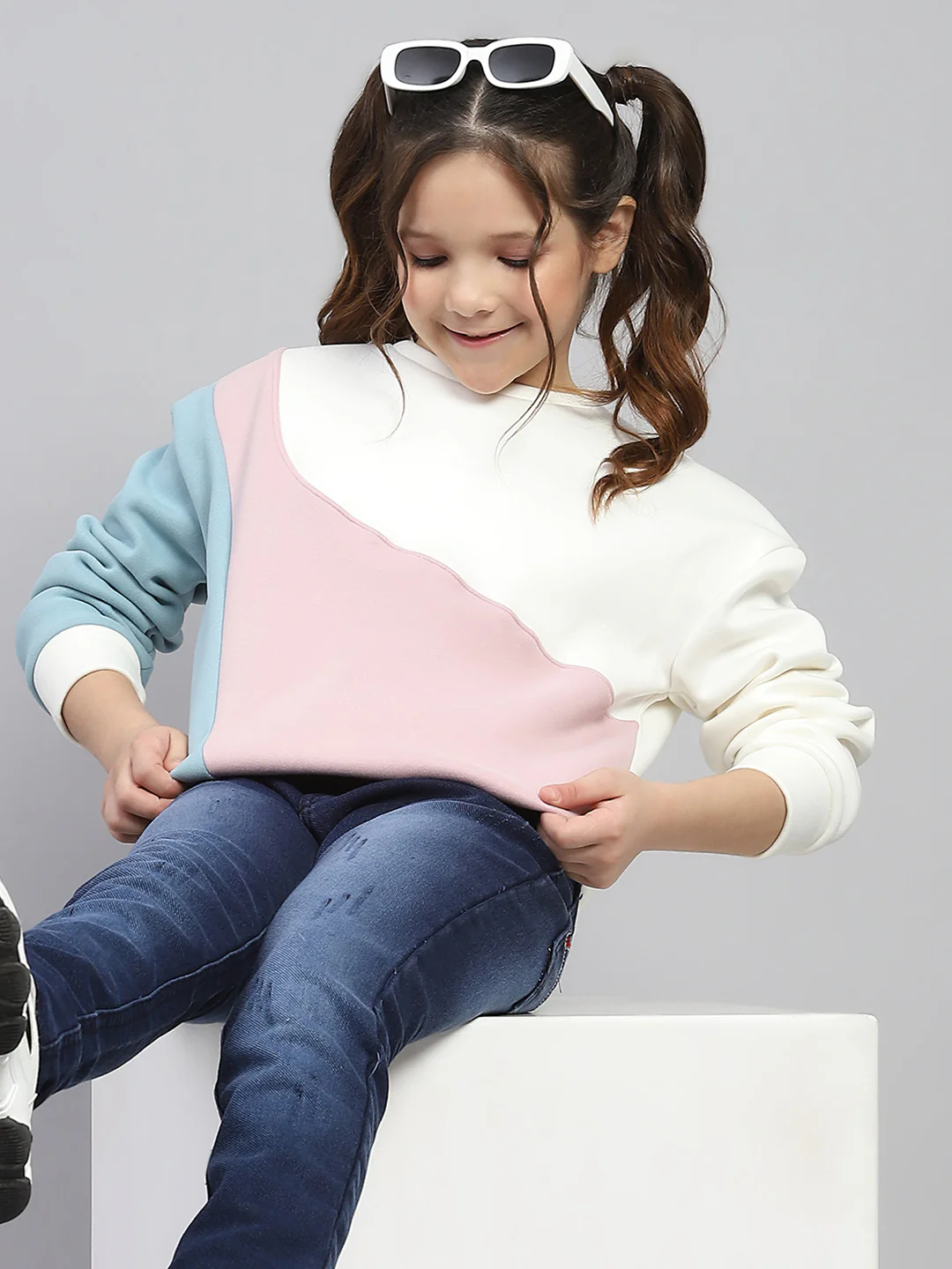 Girls Multicolor Solid Round Neck Full Sleeve Sweatshirt - Image 6