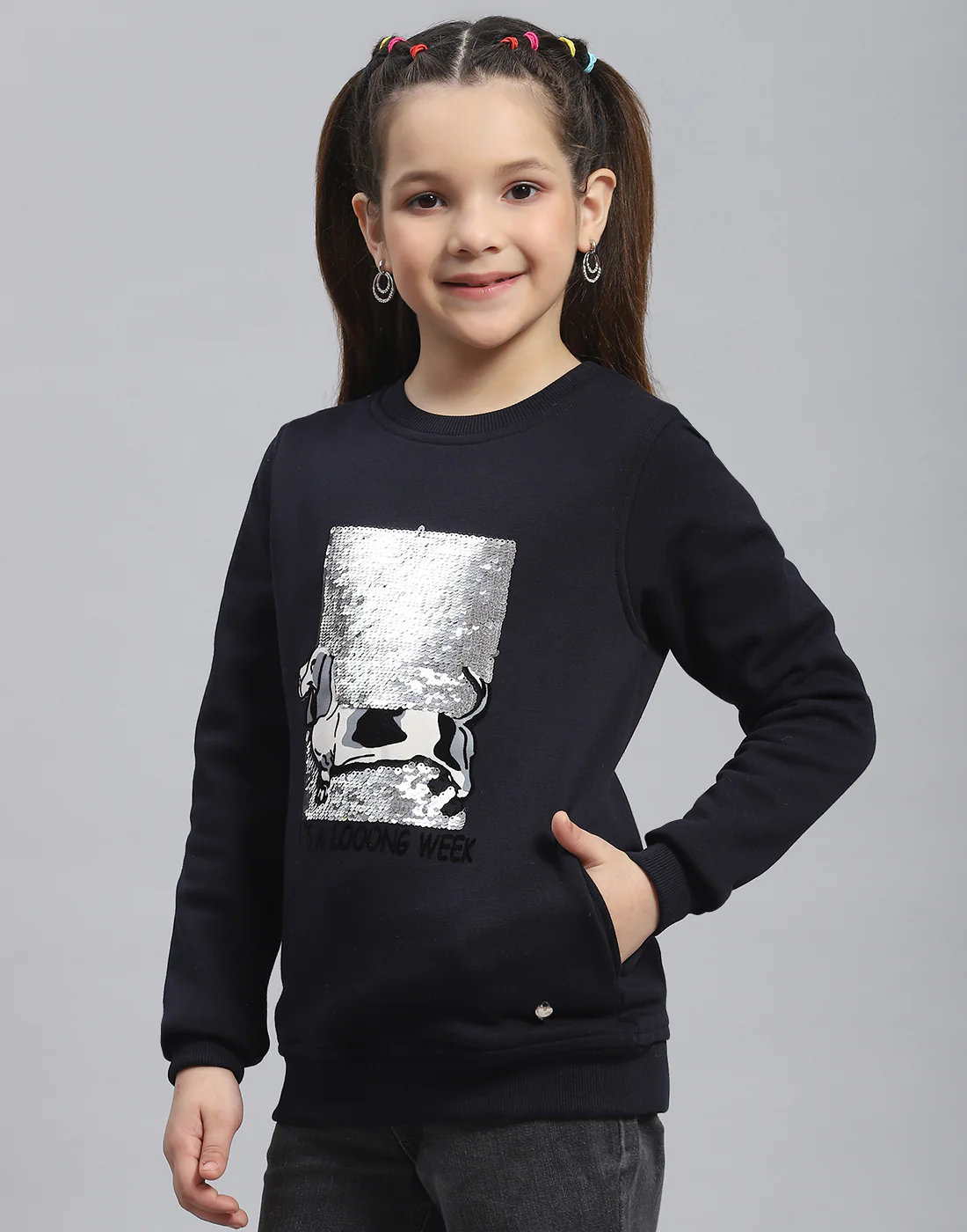 Girls Navy Blue Embellished Round Neck Full Sleeve Sweatshirt - Image 3