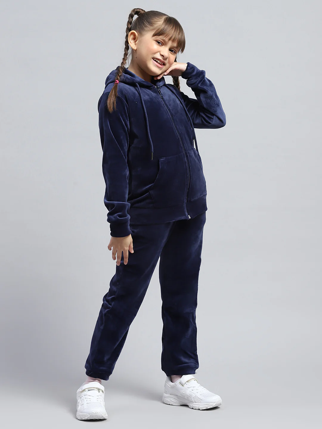 Girls Navy Blue Solid Hooded Full Sleeve Tracksuit - Image 4