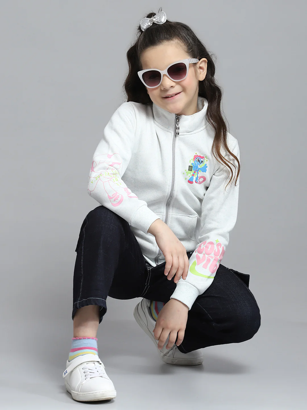 Girls Off White Printed Mock Neck Full Sleeve Sweatshirt - Image 2