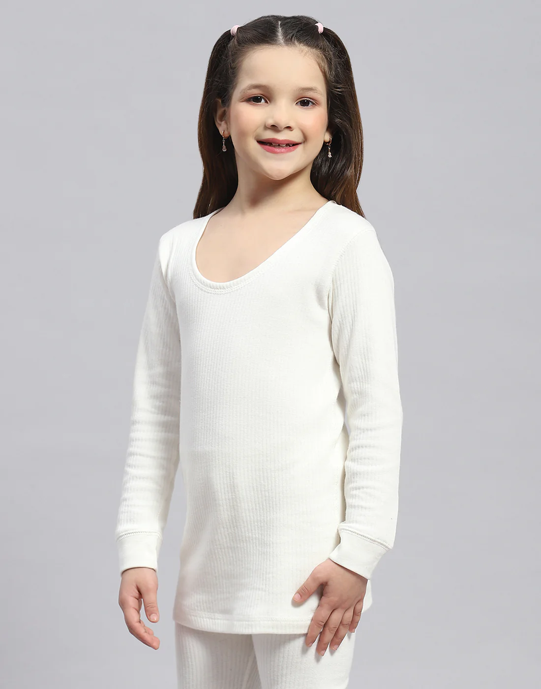 Girls Off White Solid Round Neck Full Sleeve Thermal Vest - Image 3