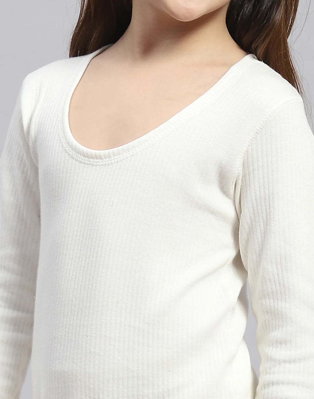 Girls Off White Solid Round Neck Full Sleeve Thermal Vest - Image 6