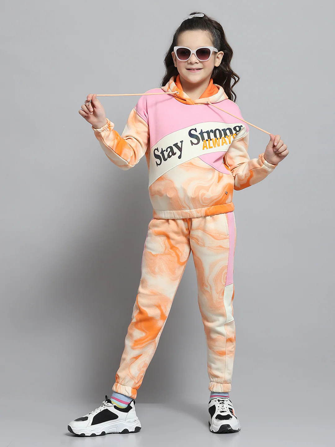 Girls Pink Printed Hooded Full Sleeve Tracksuit - Image 2